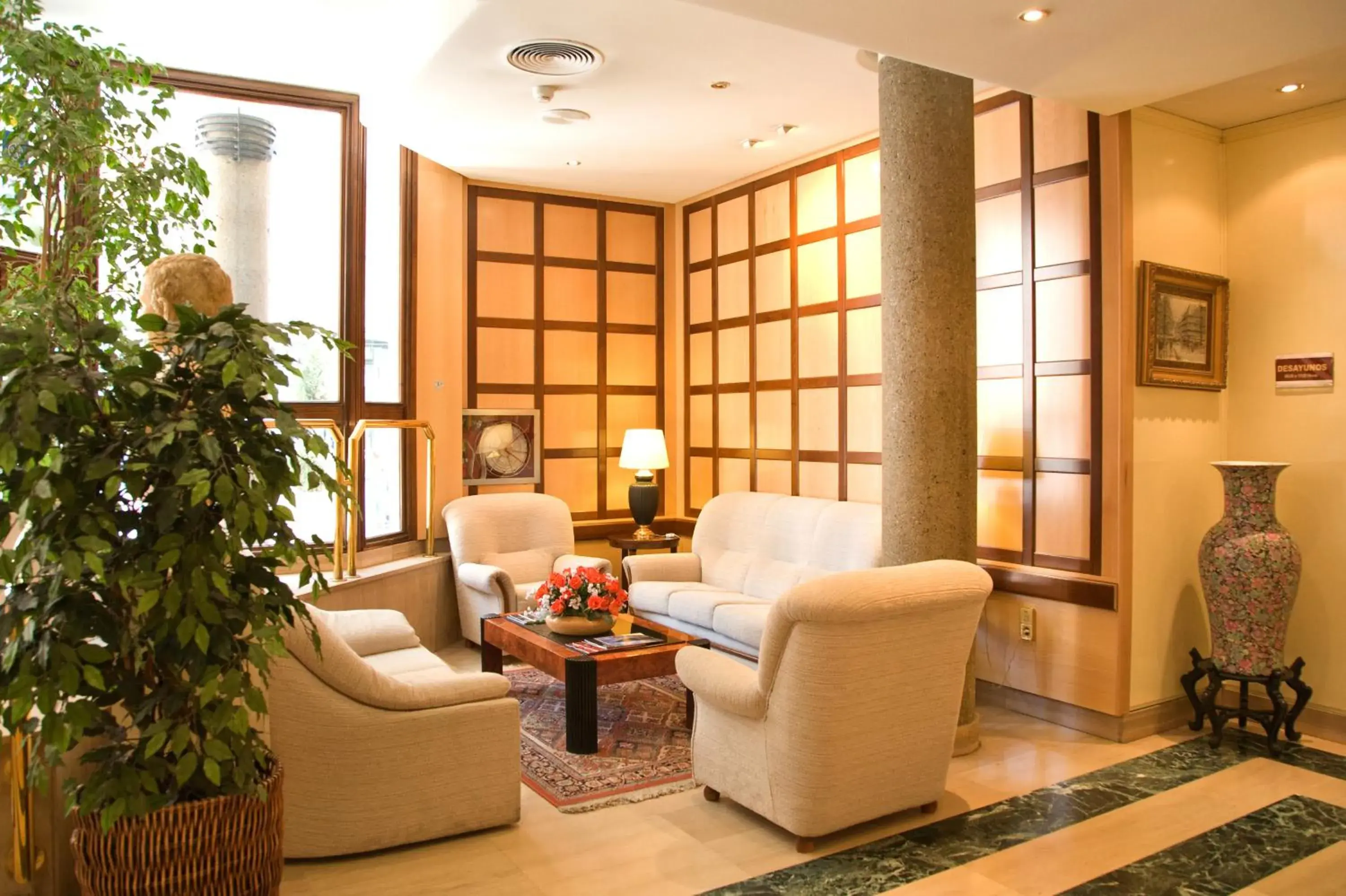 Lobby or reception in Hotel Tibur Lobby or reception in Hotel Tibur