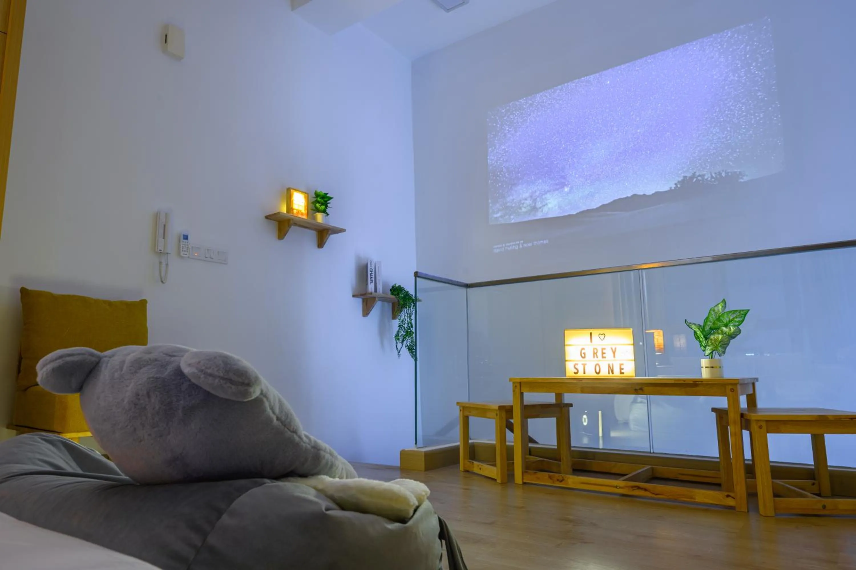 TV and multimedia in Greystone Colony KLCC