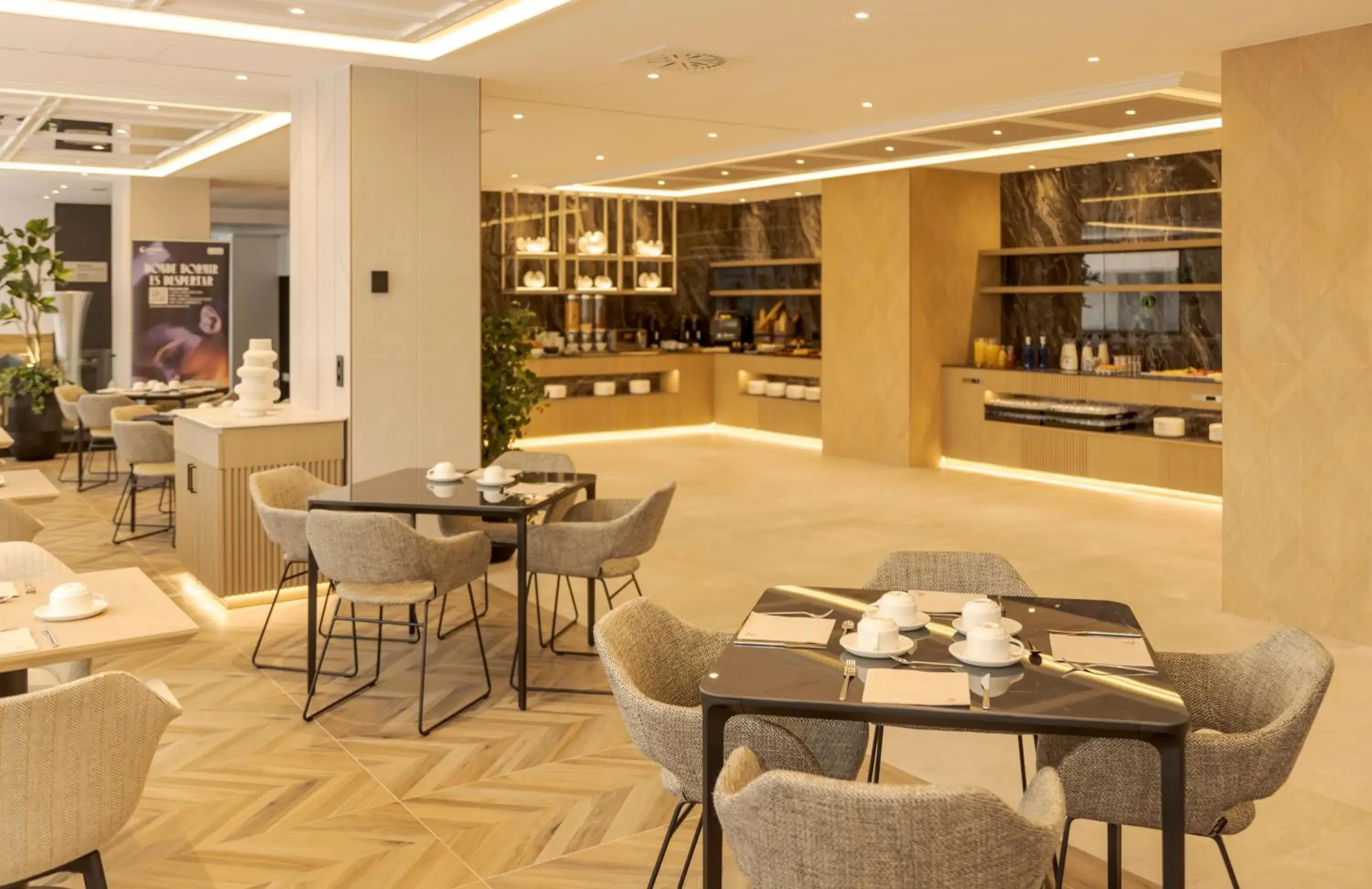 Restaurant/places to eat in Ilunion Romareda Restaurant/places to eat in Ilunion Romareda