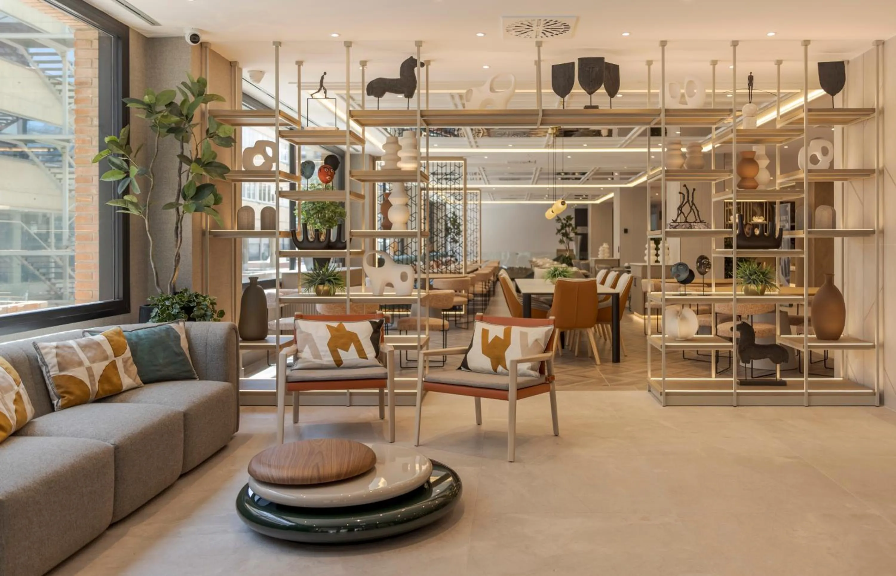 Lobby or reception in Ilunion Romareda