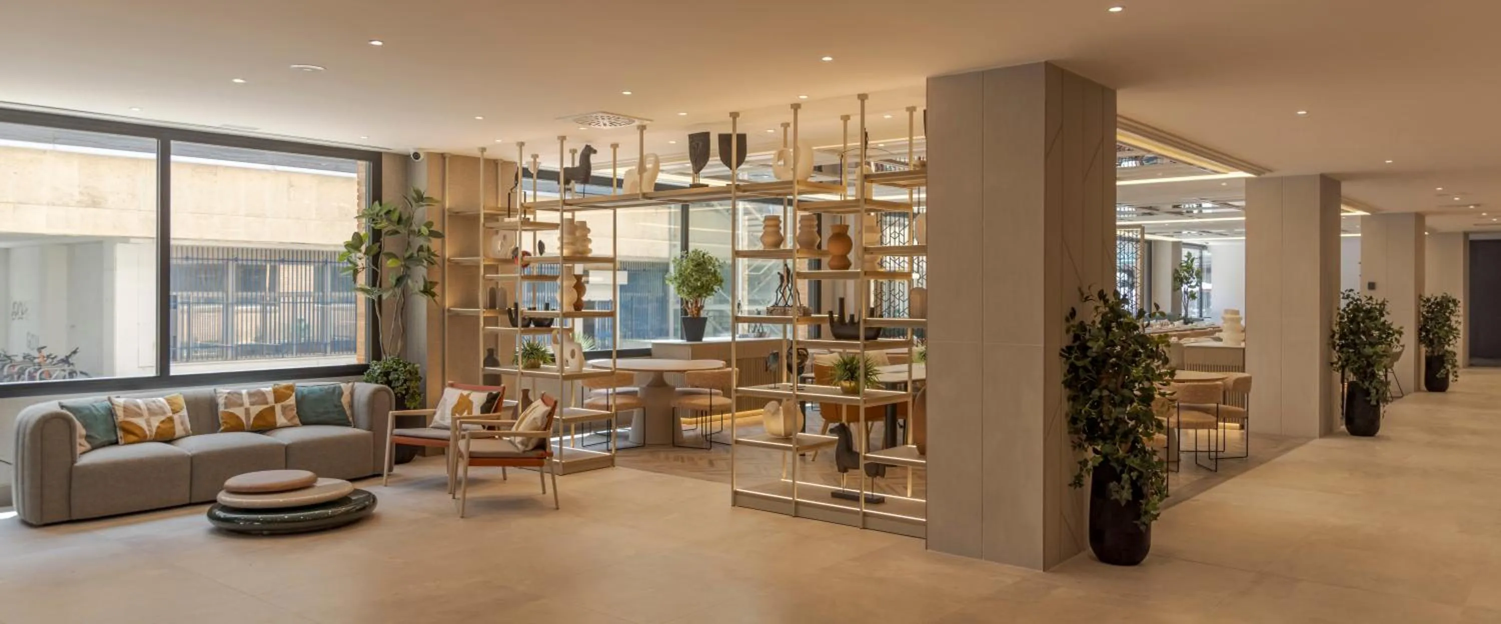 Lobby or reception in Ilunion Romareda