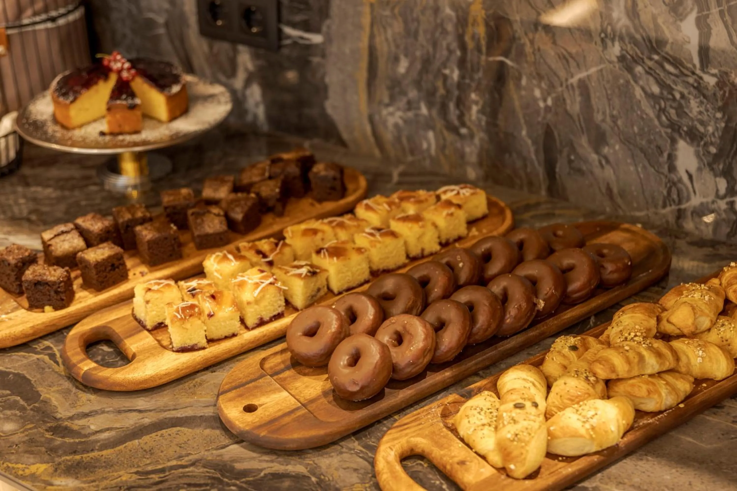 Buffet breakfast in Ilunion Romareda