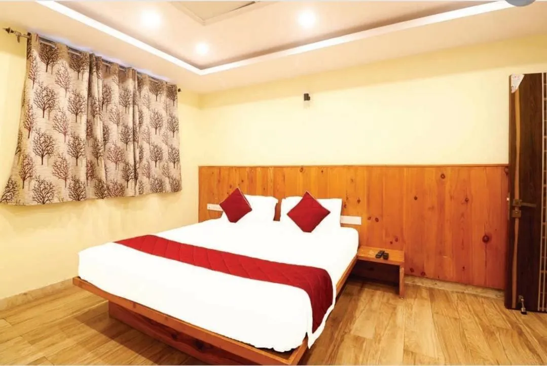 Bedroom, Bed in Hotel Royal Orbit