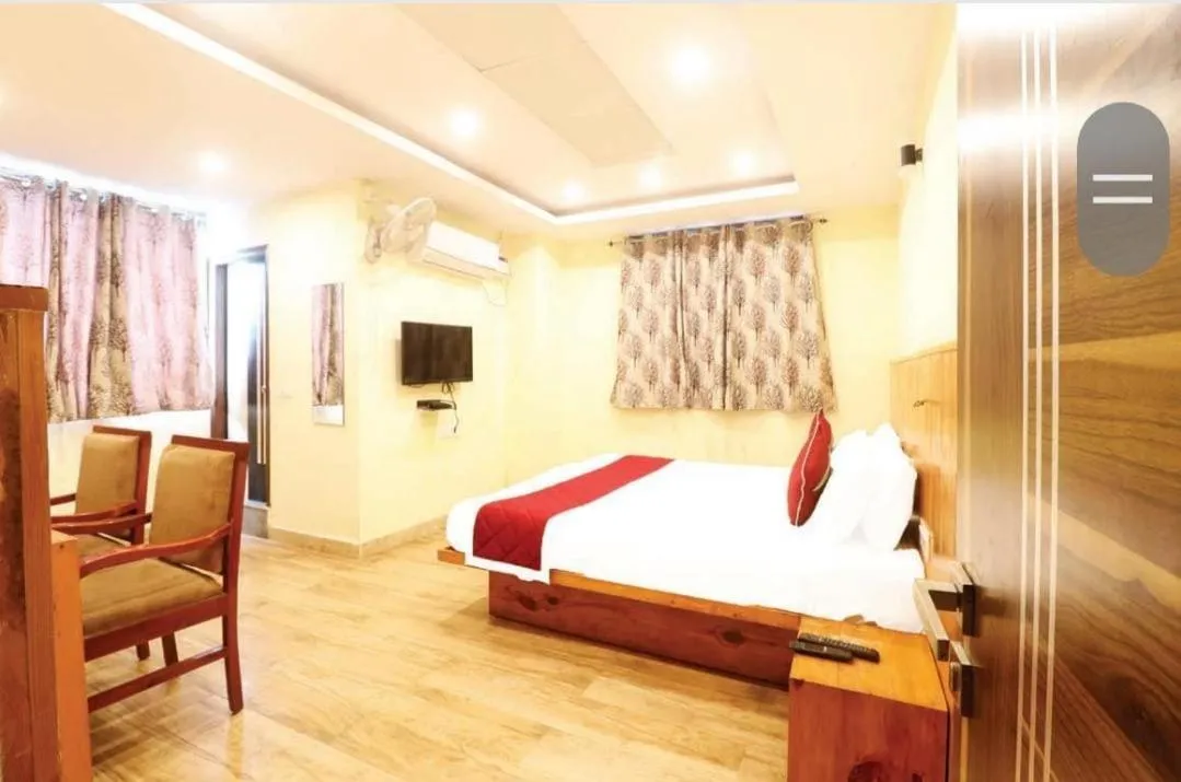 Photo of the whole room, Bed in Hotel Royal Orbit