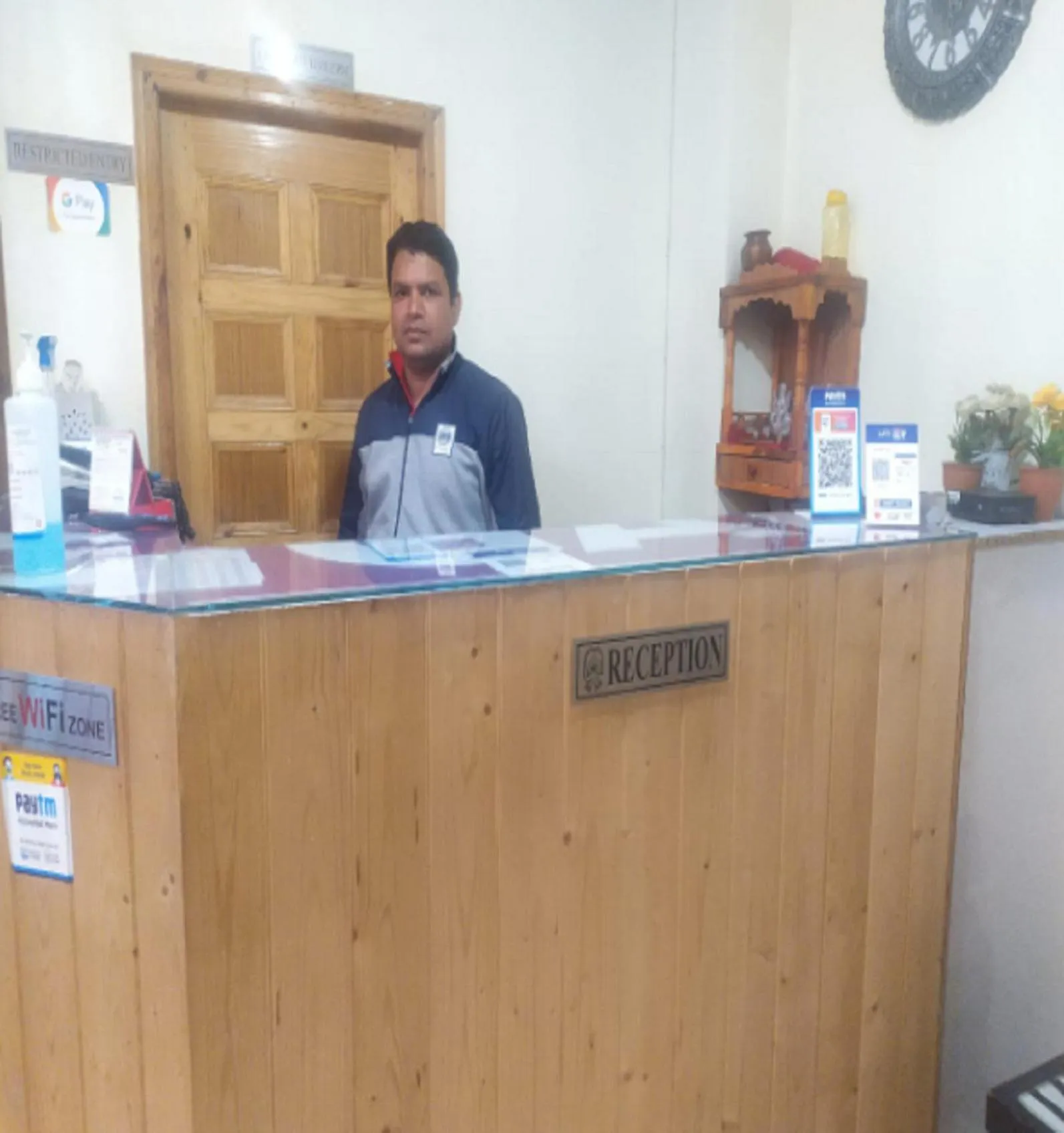 group of guests in Him Taj by StayApart