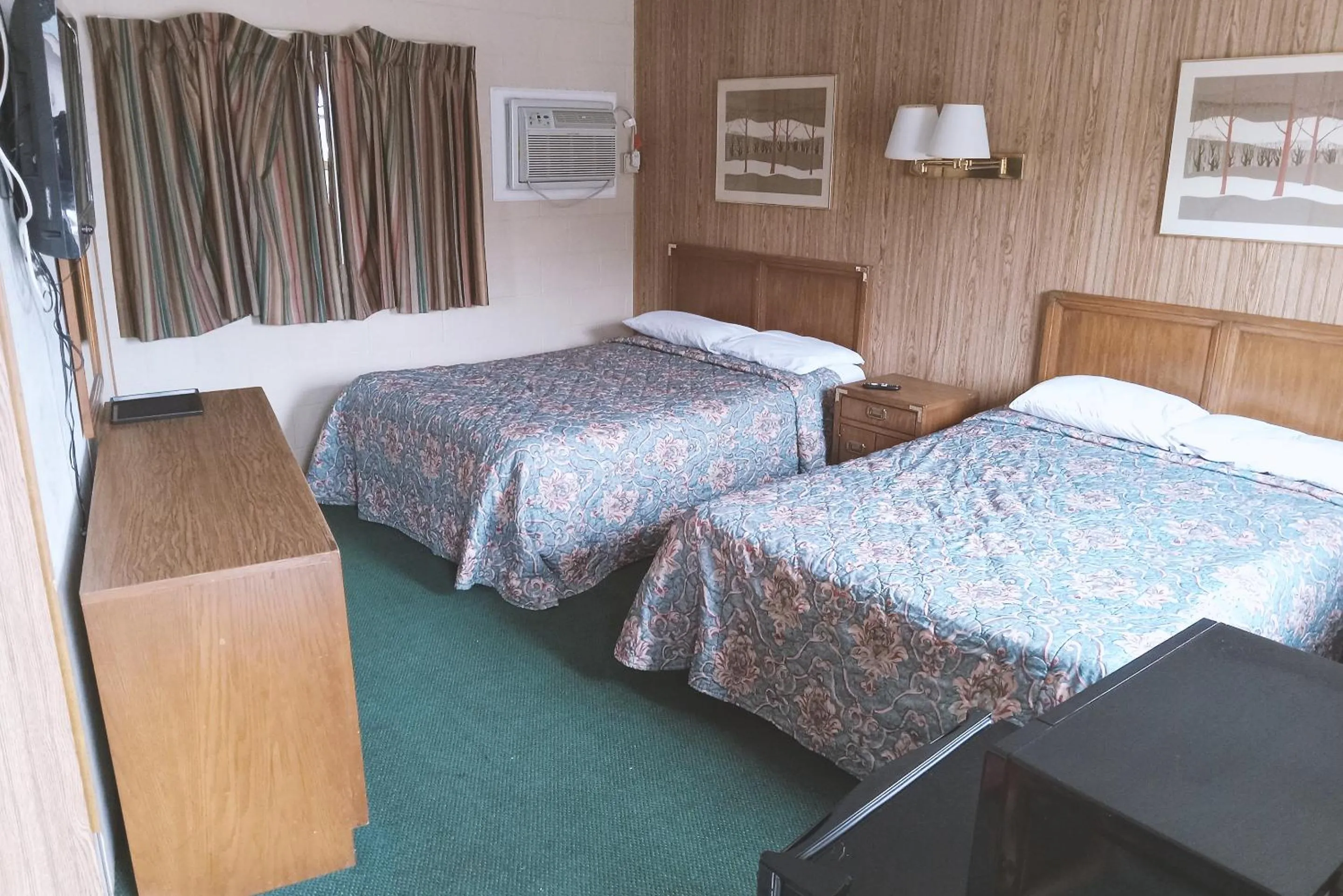 Bedroom in Blue Way Inn & Suites Winfield