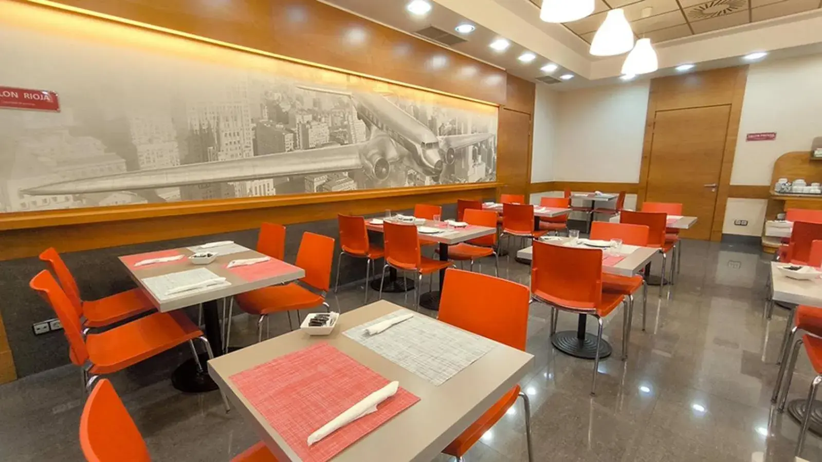 Restaurant/places to eat in Hotel Condes de Haro Restaurant/places to eat in Hotel Condes de Haro