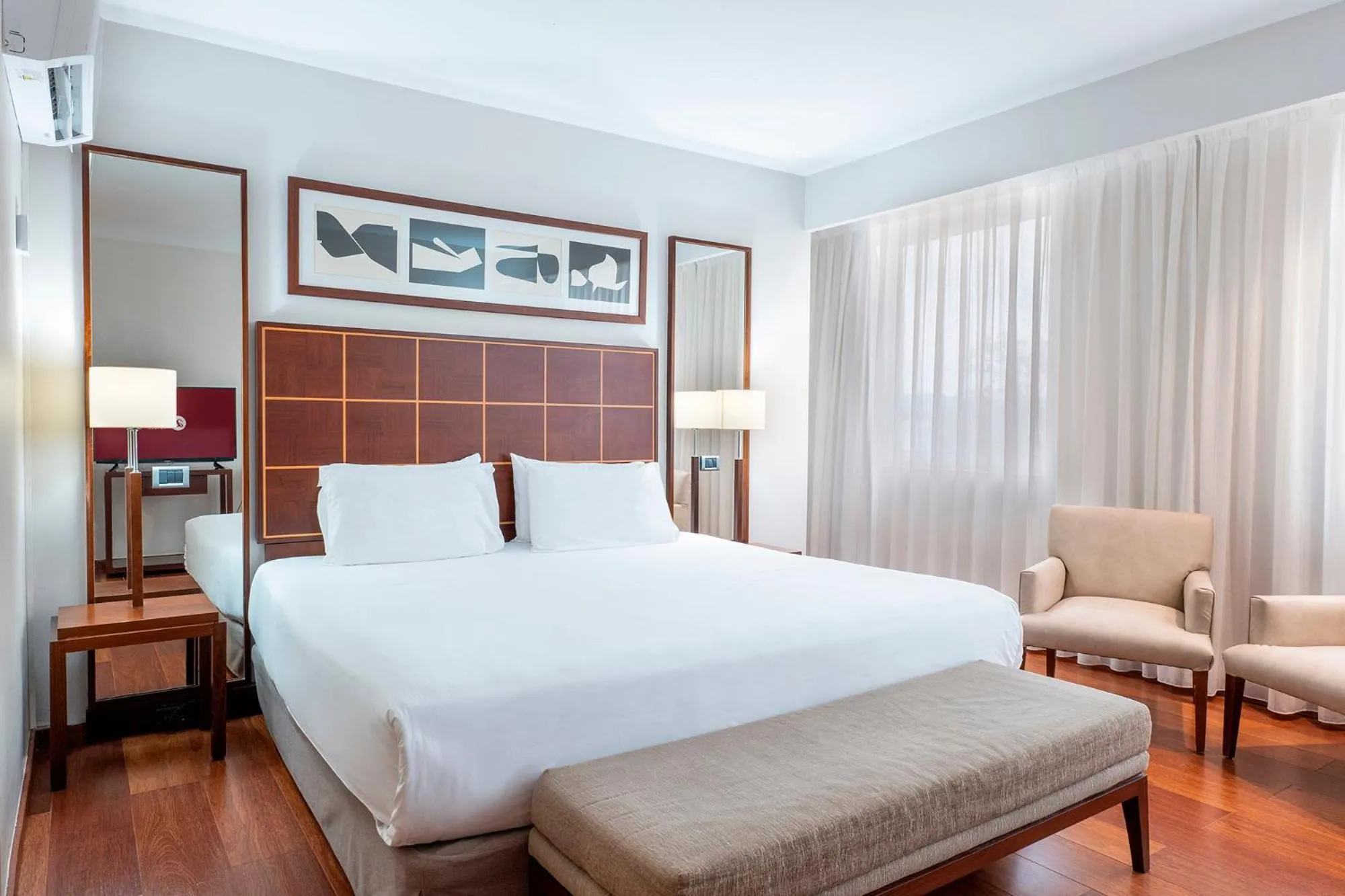 Photo of the whole room, Bed in Exe Parc del Vallés