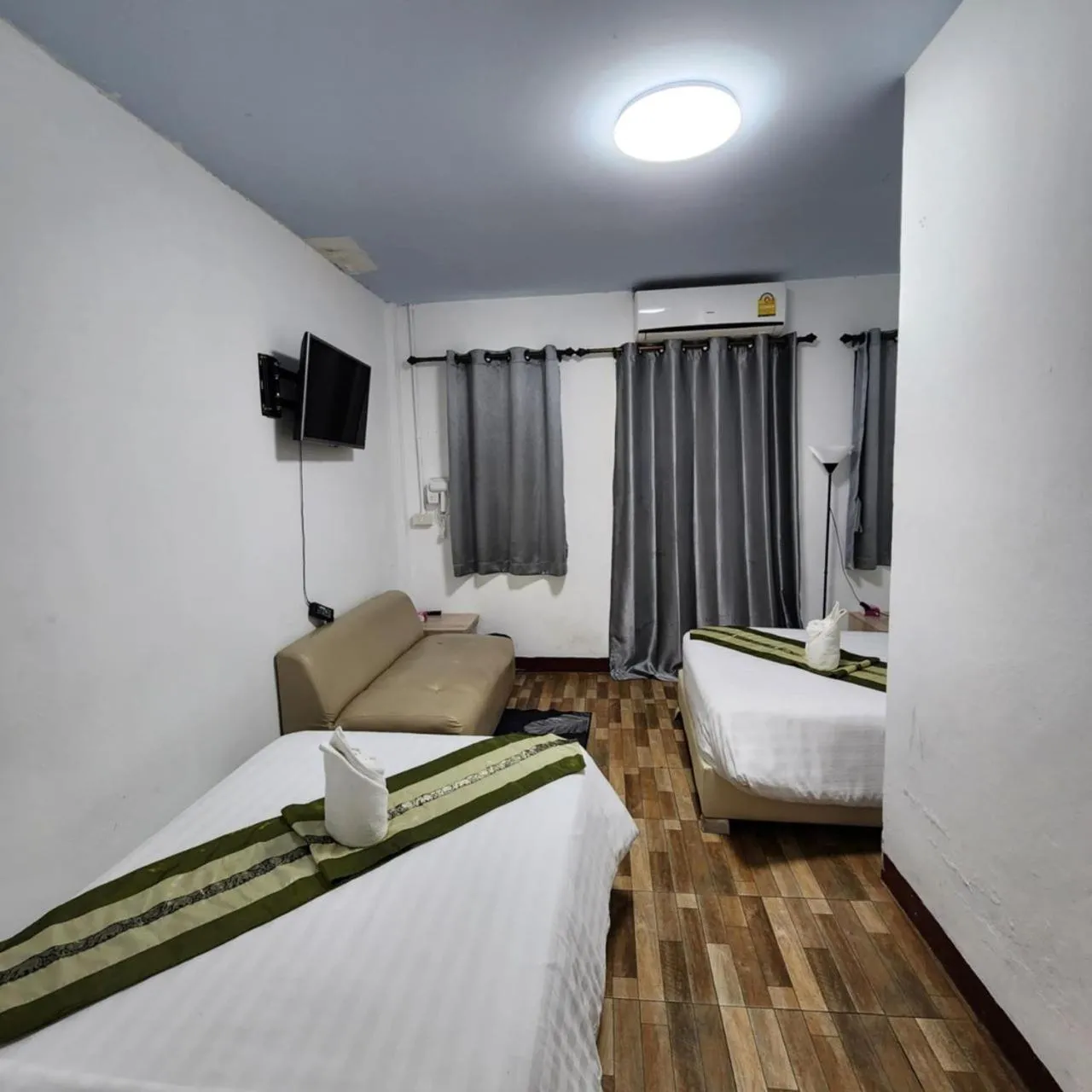 Chiangmai First House & Tour