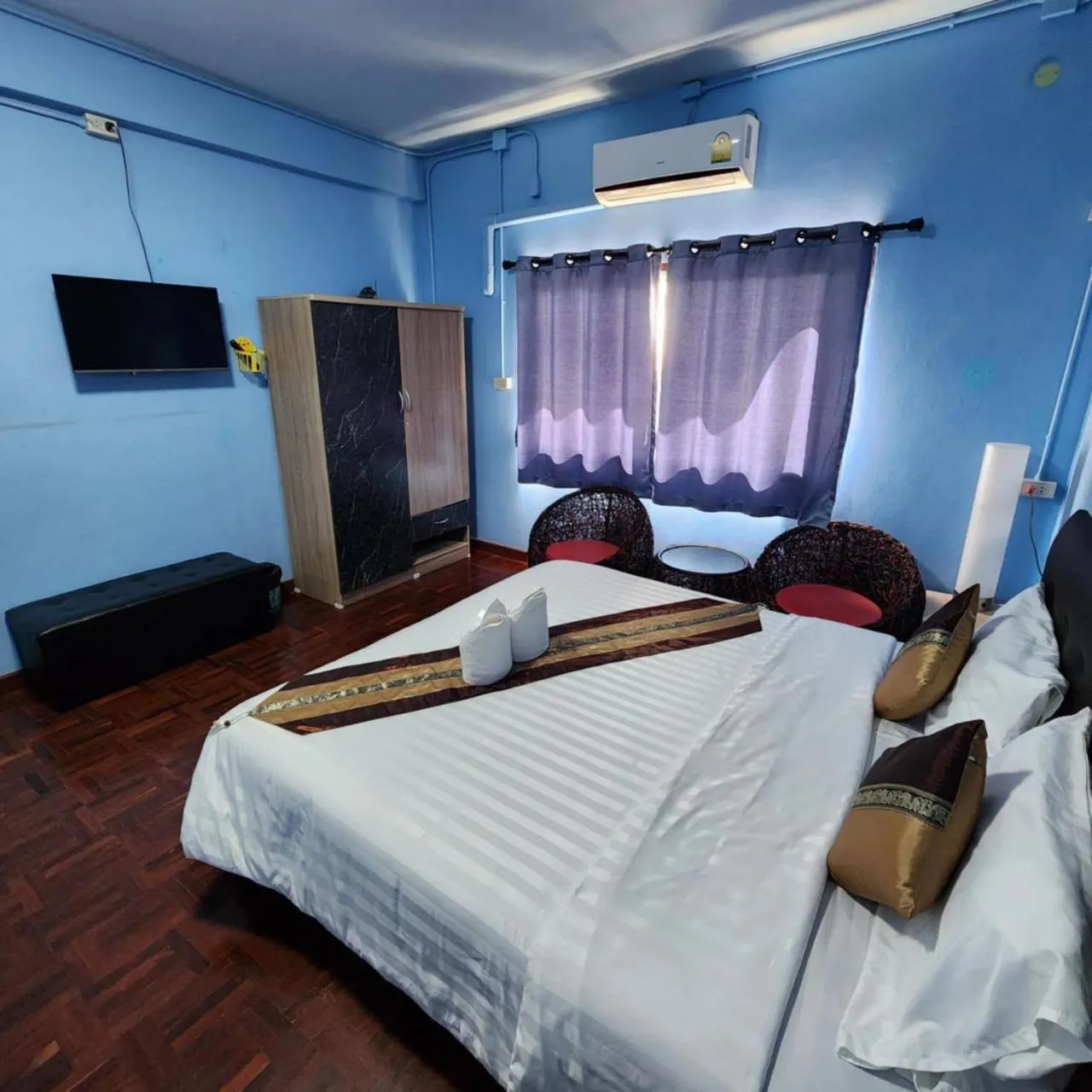 Chiangmai First House & Tour