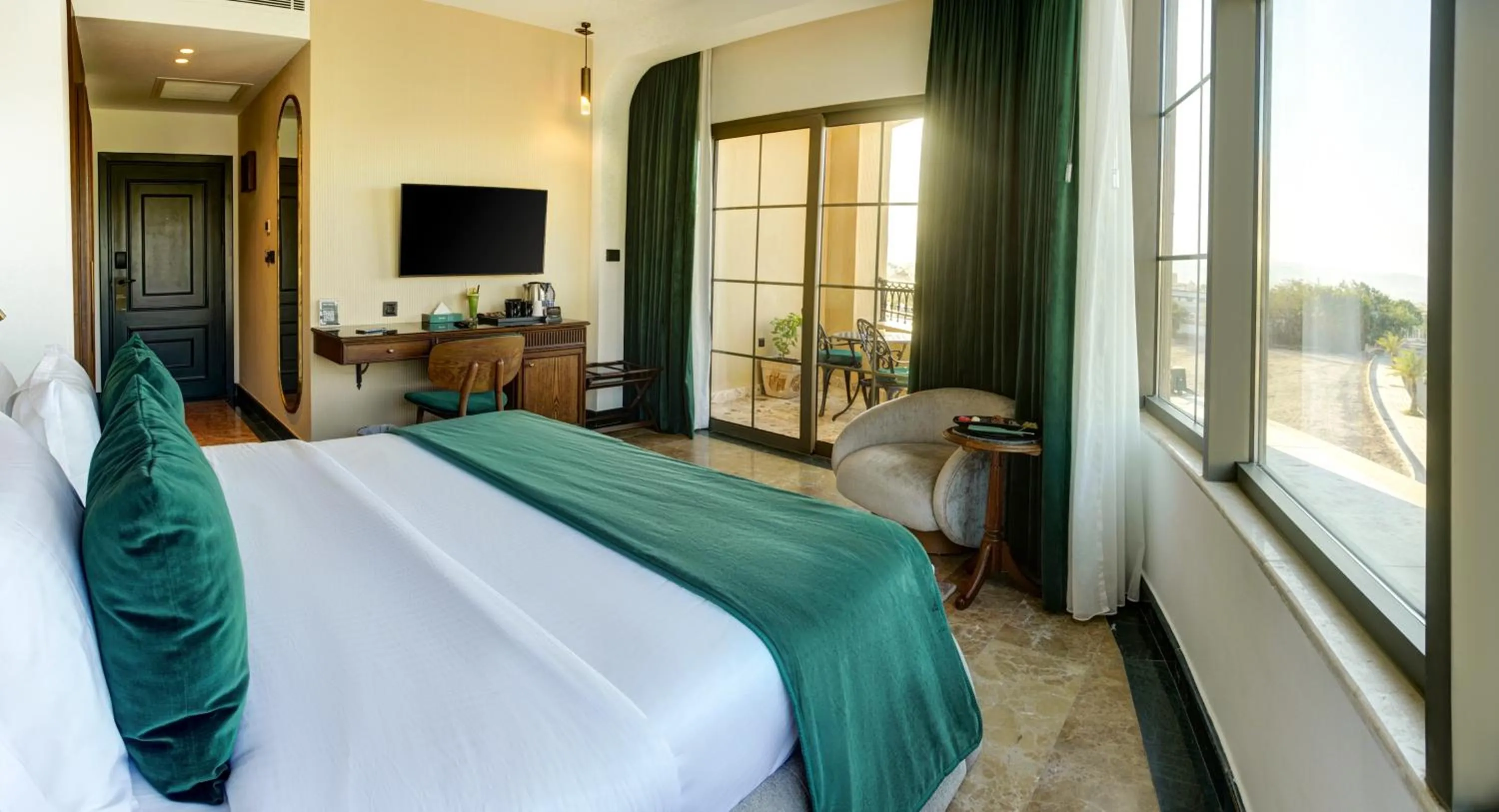 Bedroom in Bratus Hotel