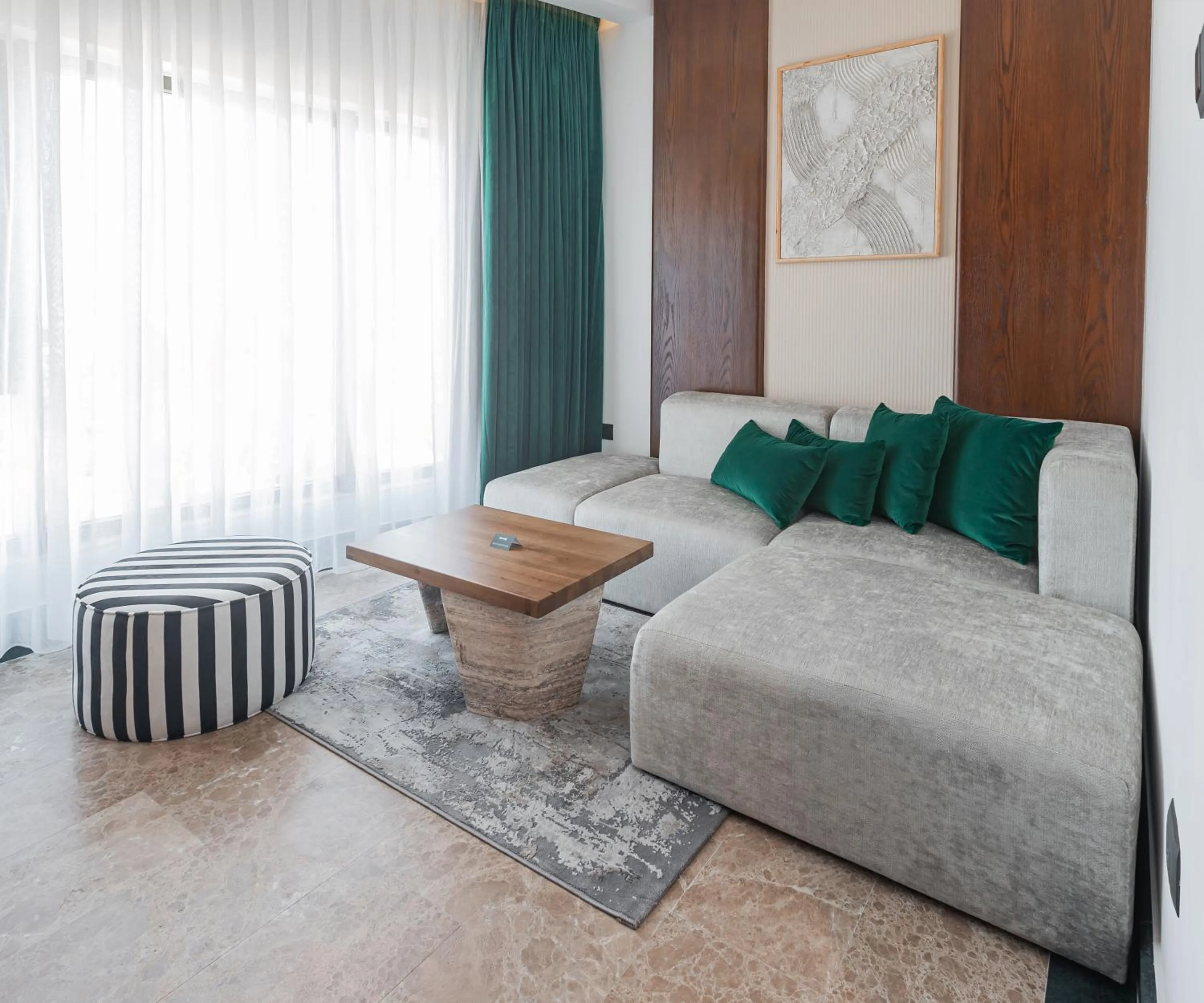 Living room in Bratus Hotel