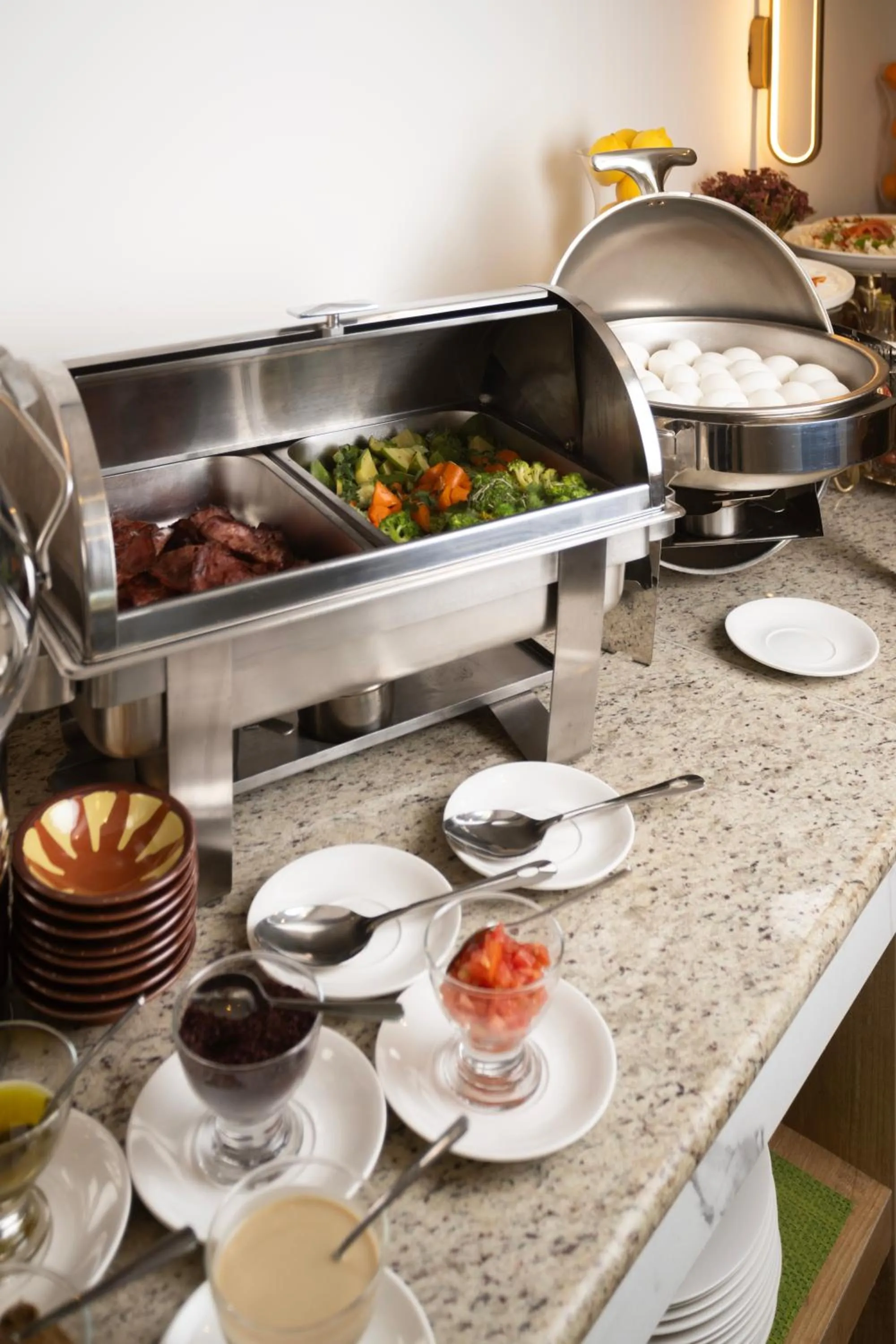 Food and drinks in Bratus Hotel