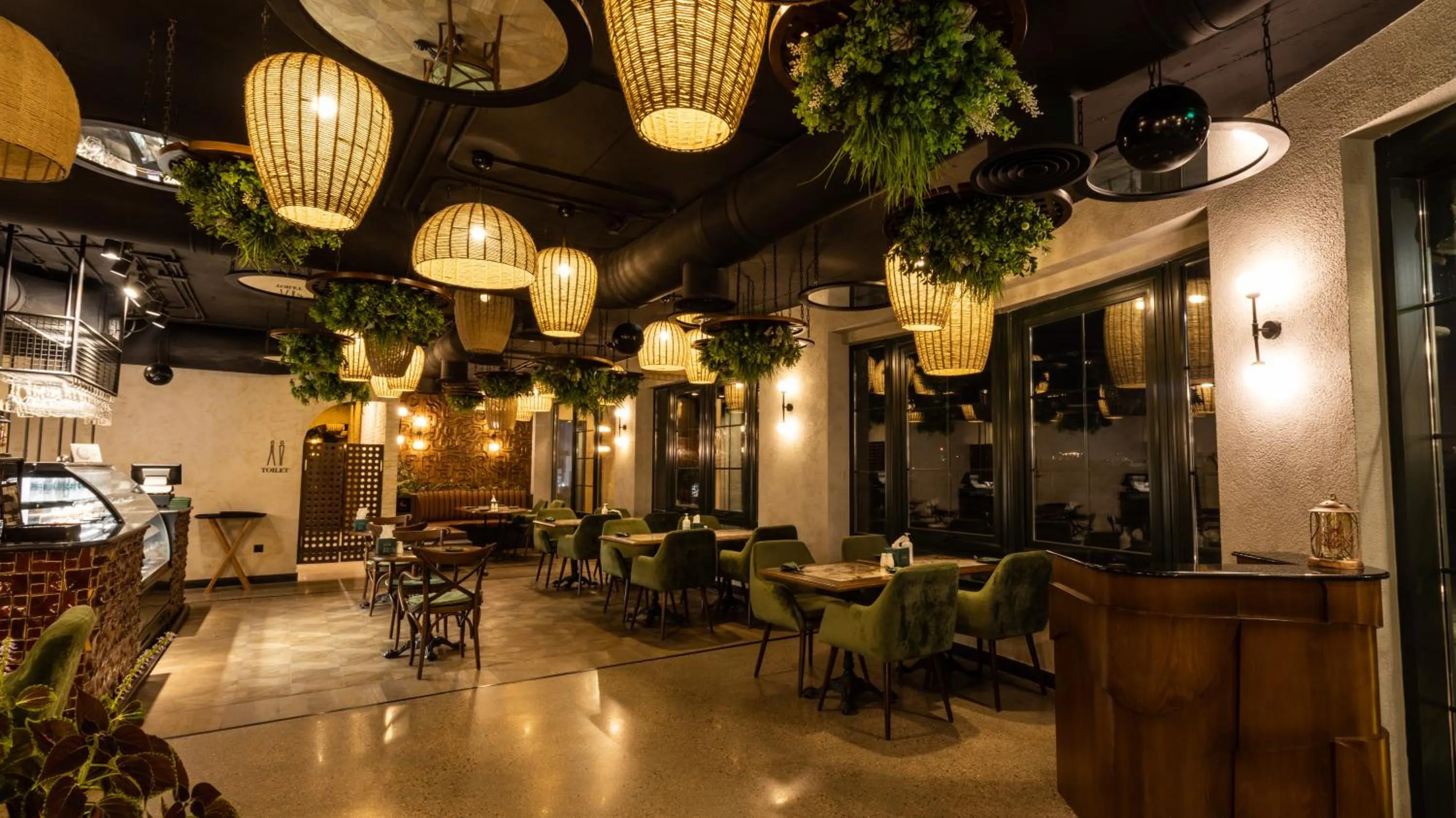 Restaurant/places to eat in Bratus Hotel