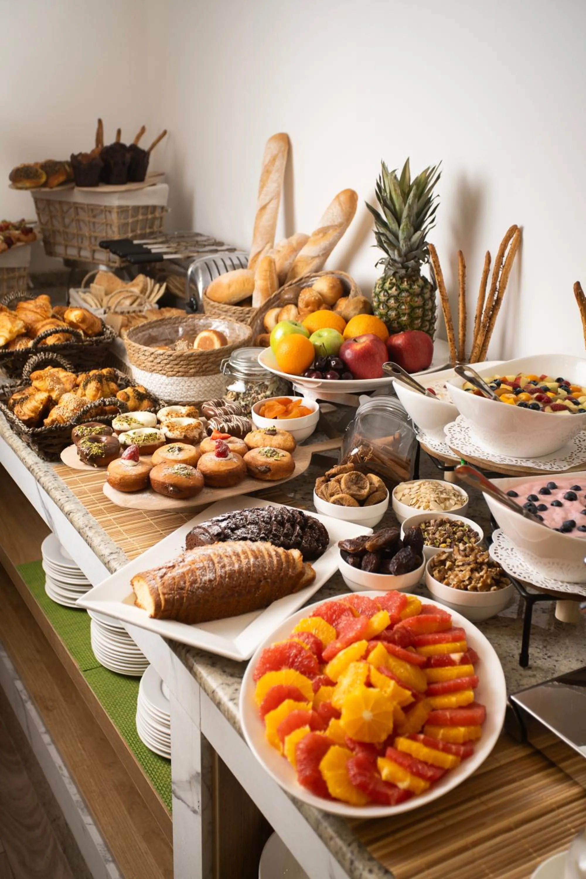 Food and drinks in Bratus Hotel