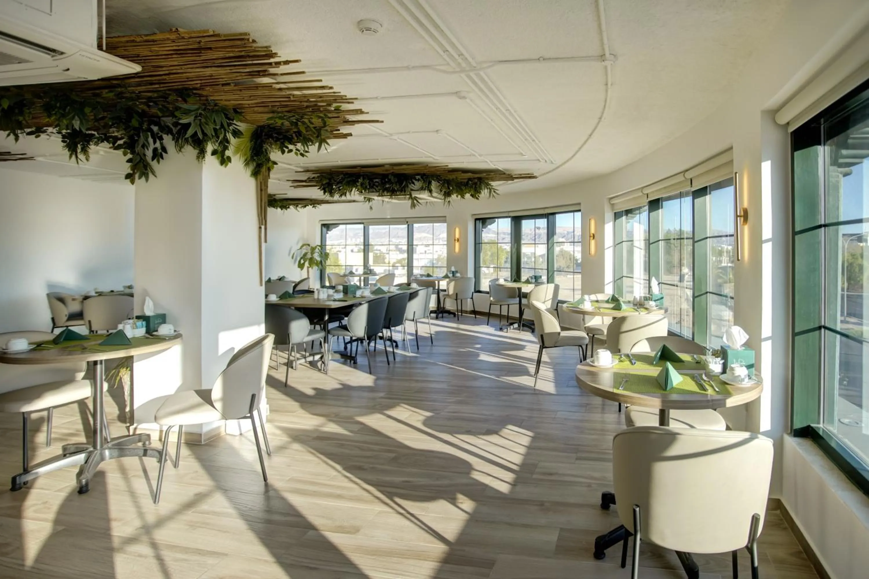 Restaurant/places to eat in Bratus Hotel