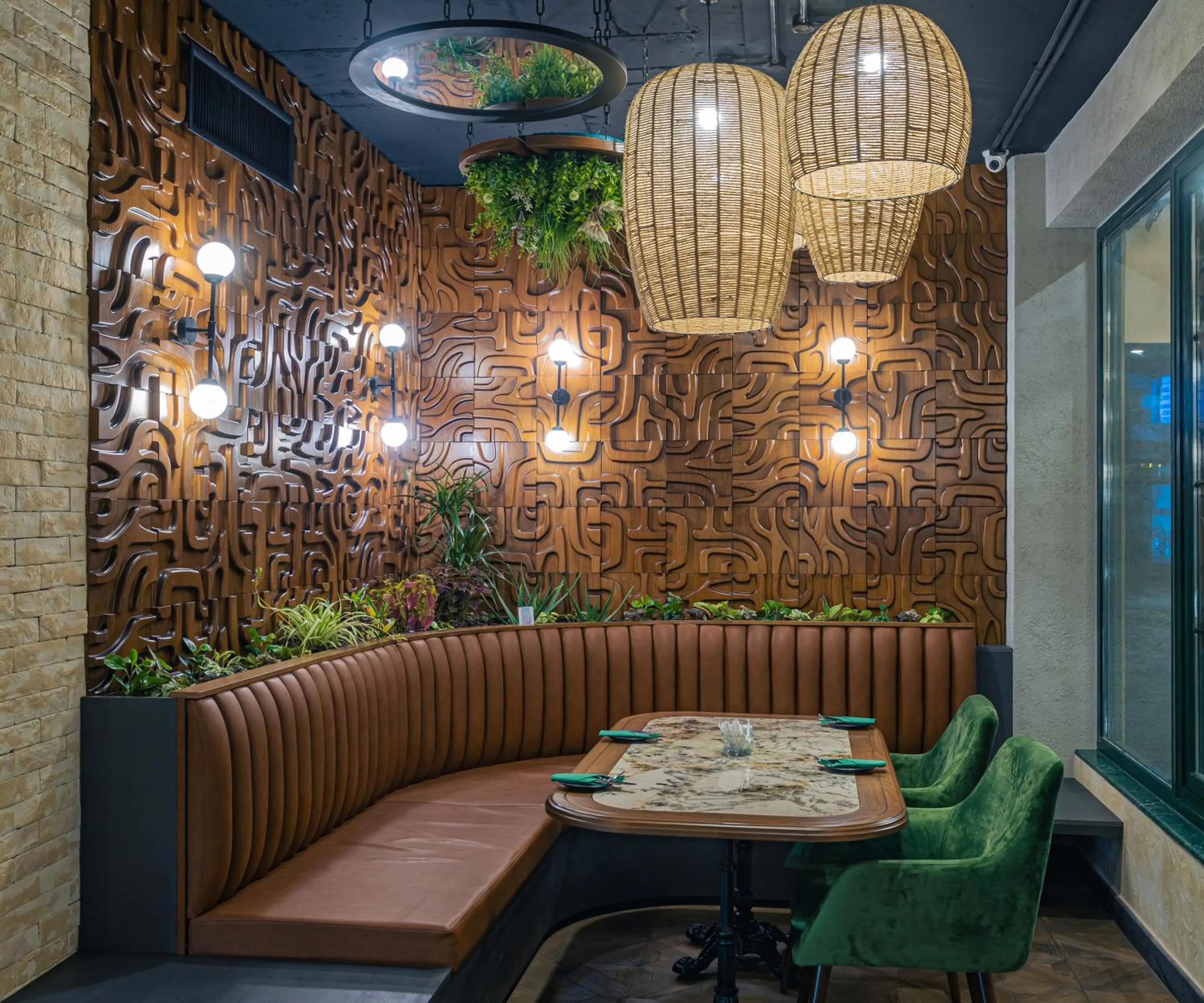 Restaurant/places to eat in Bratus Hotel