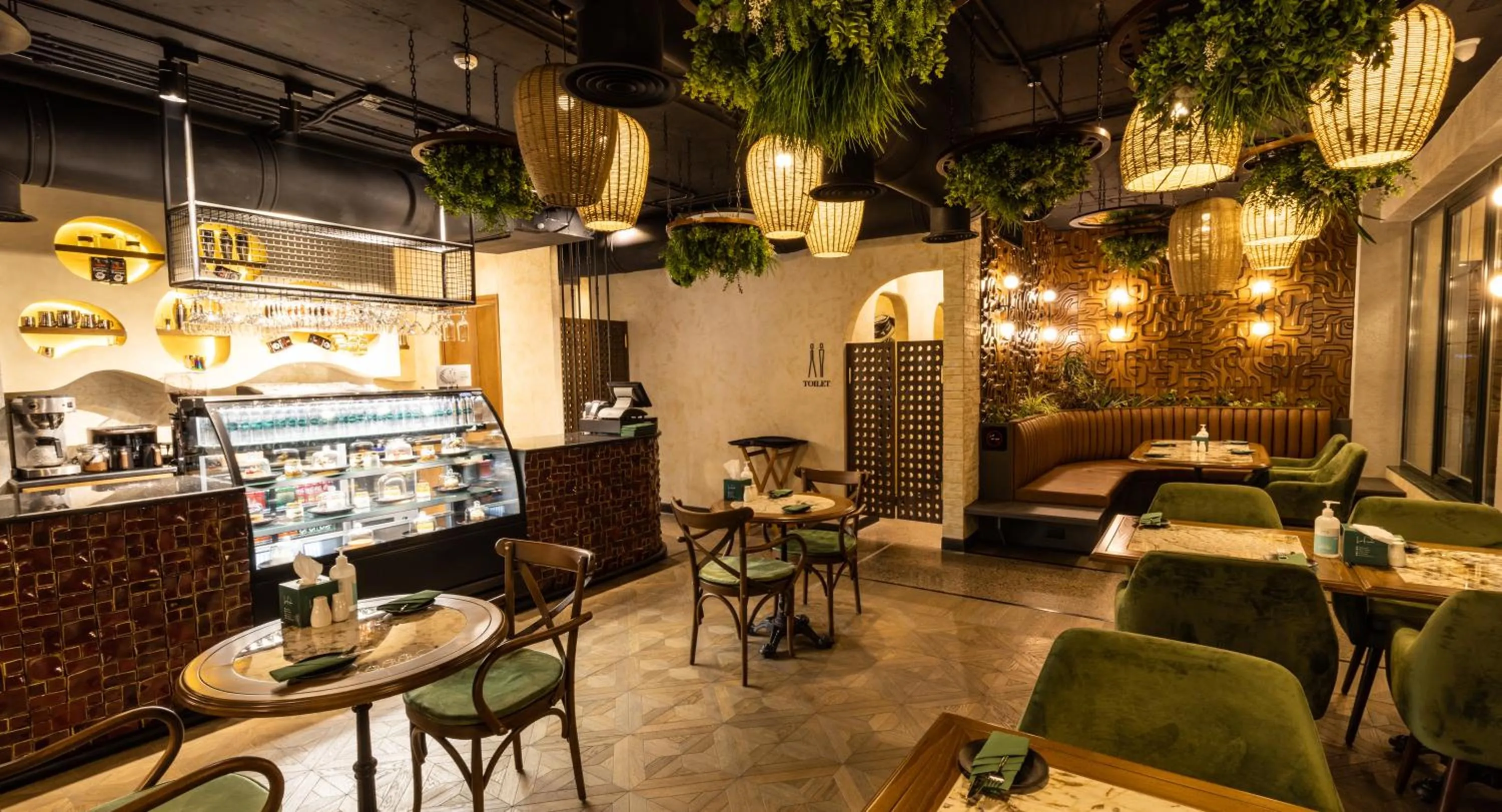 Restaurant/places to eat in Bratus Hotel