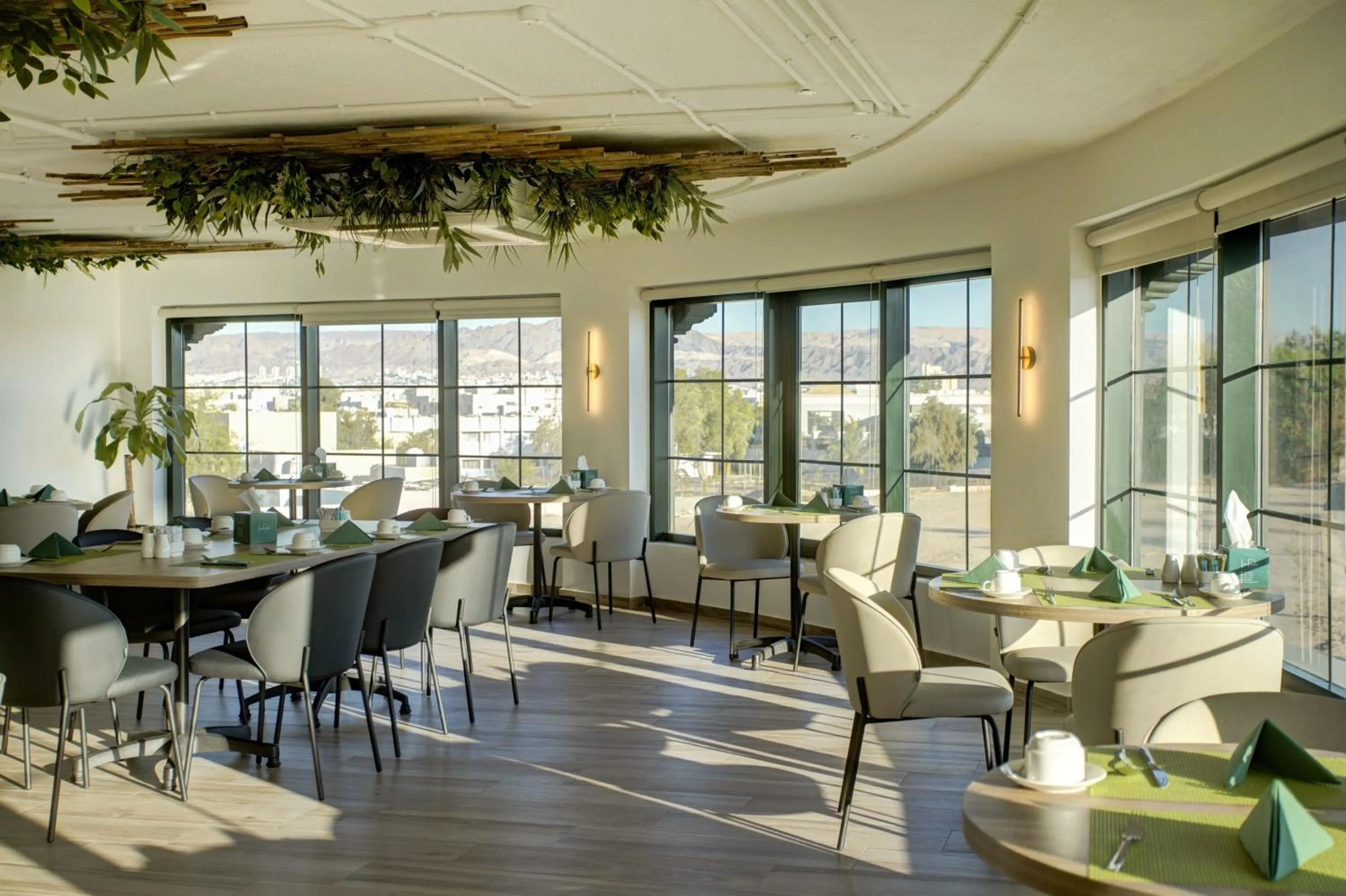 Restaurant/places to eat in Bratus Hotel