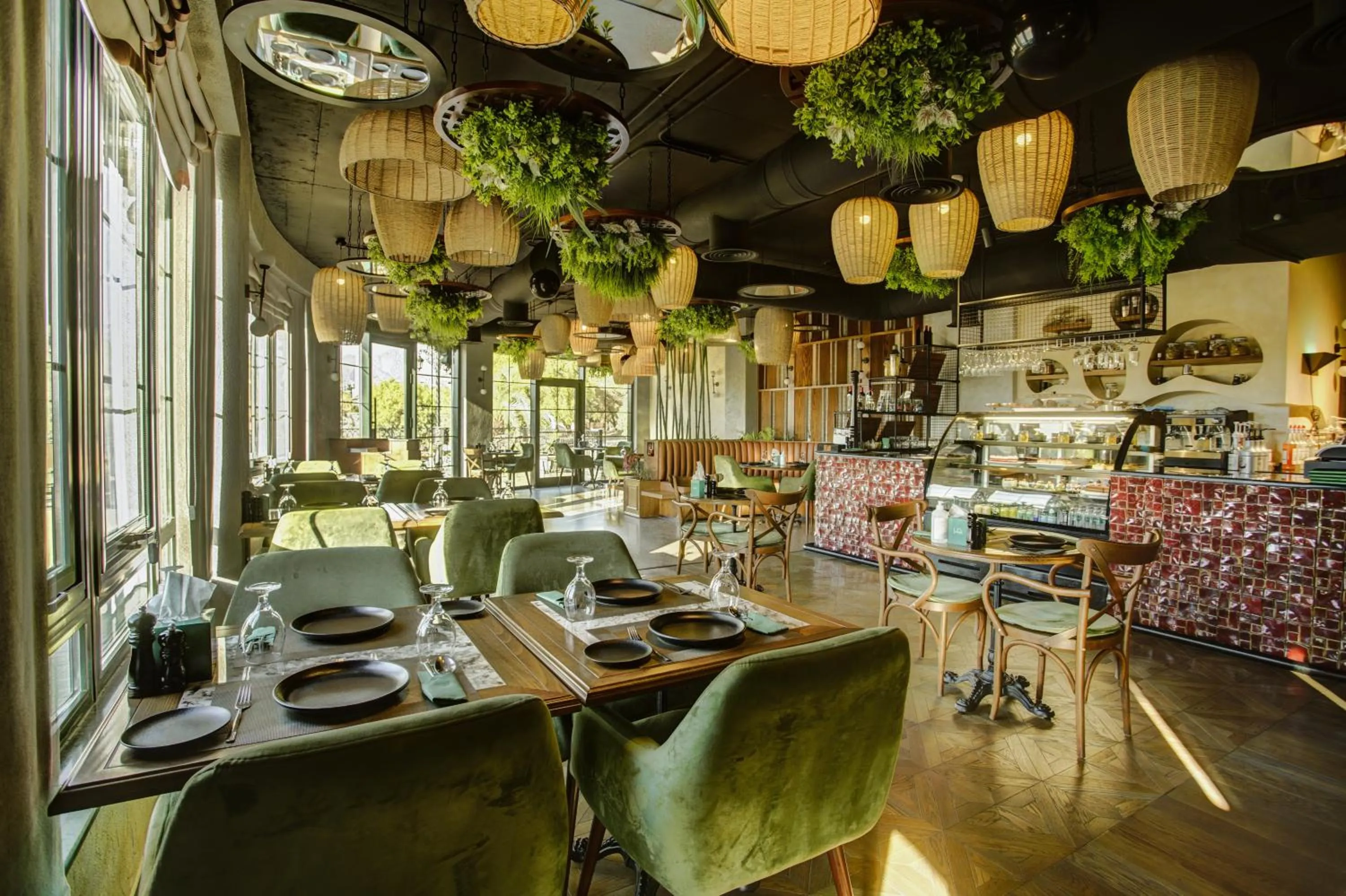 Restaurant/places to eat in Bratus Hotel