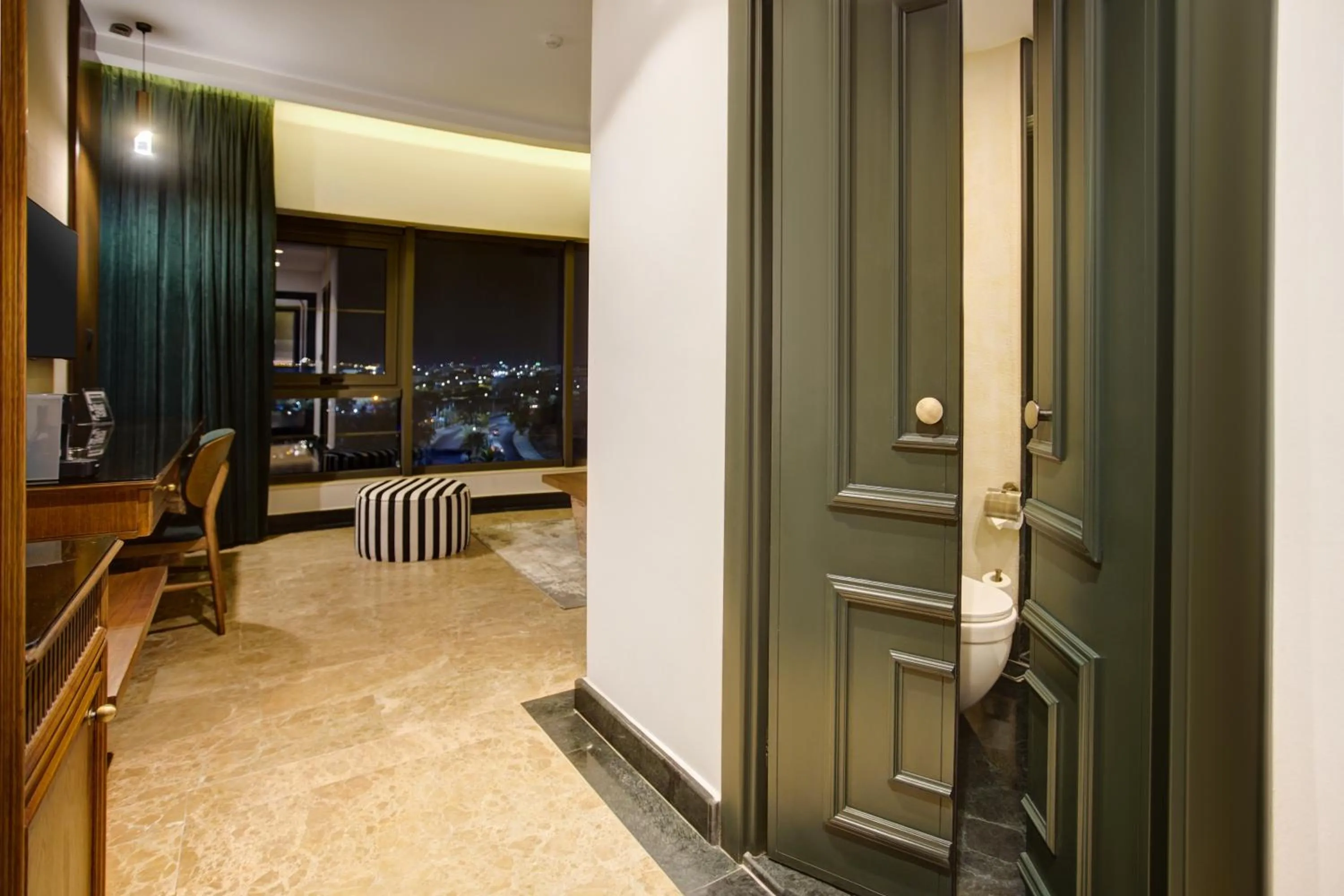 Living room in Bratus Hotel