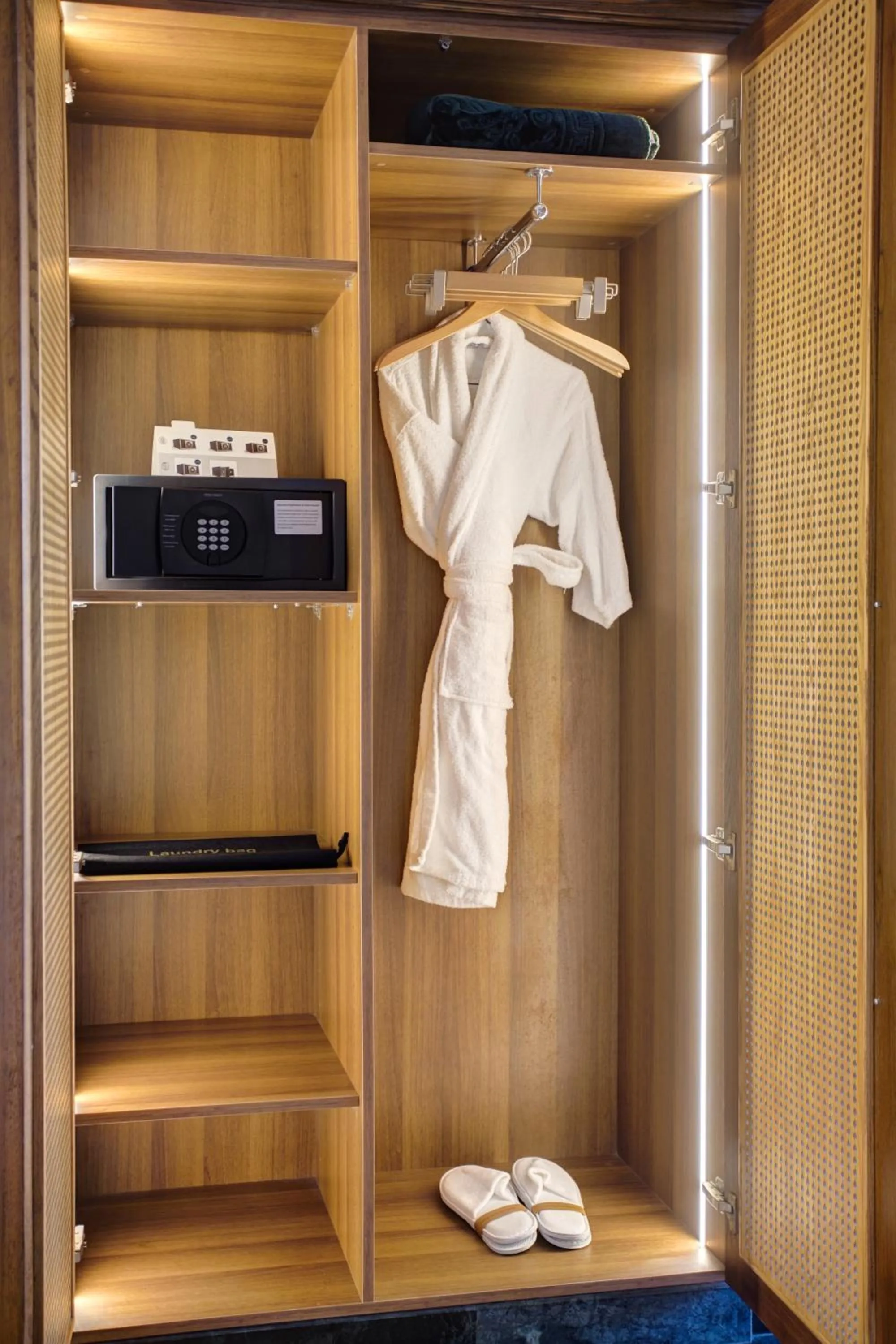 safe in Bratus Hotel