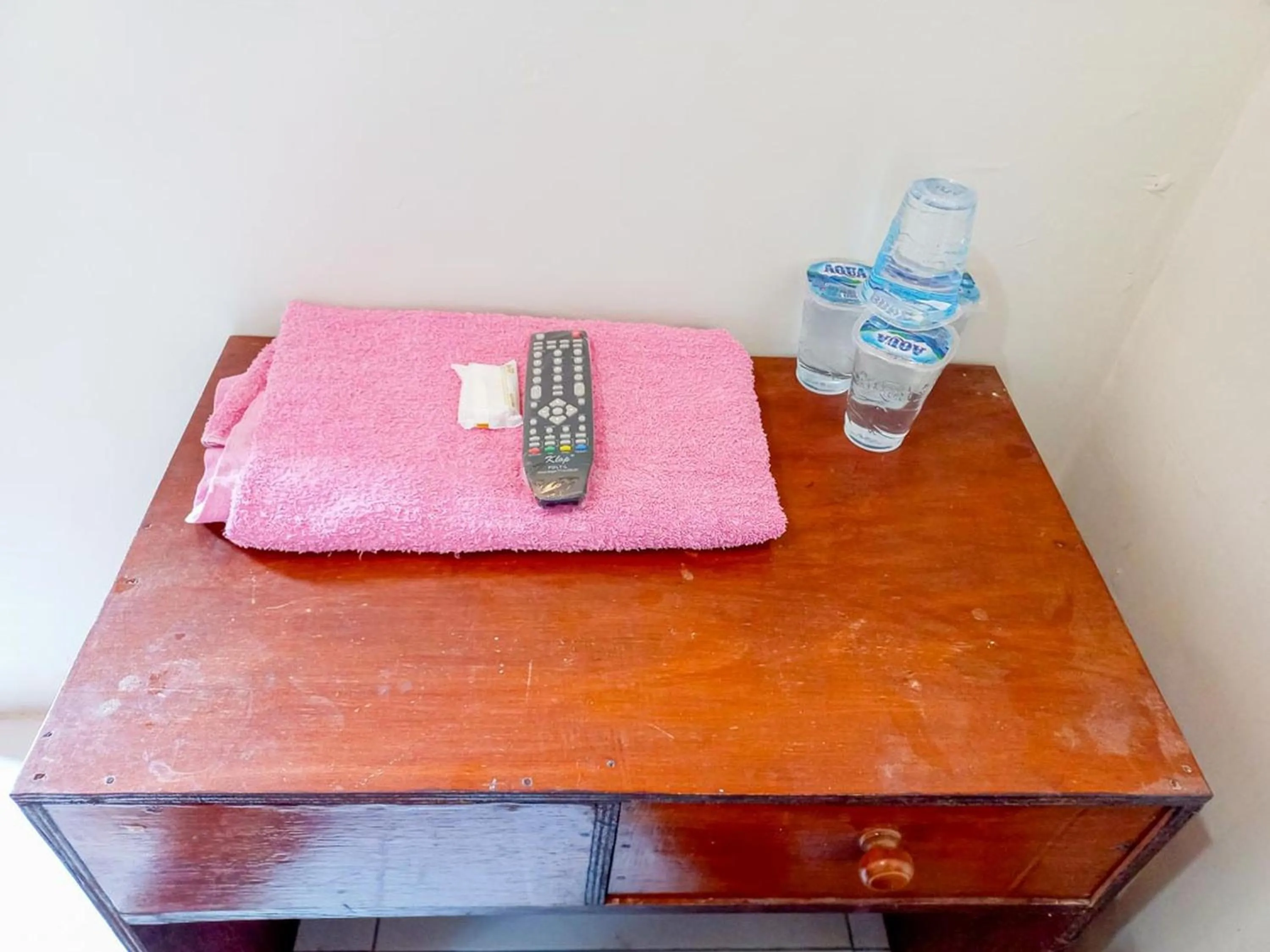 Coffee/tea facilities in Hotel Gerung 2 near Luwes Mall Nganjuk Mitra RedDoorz