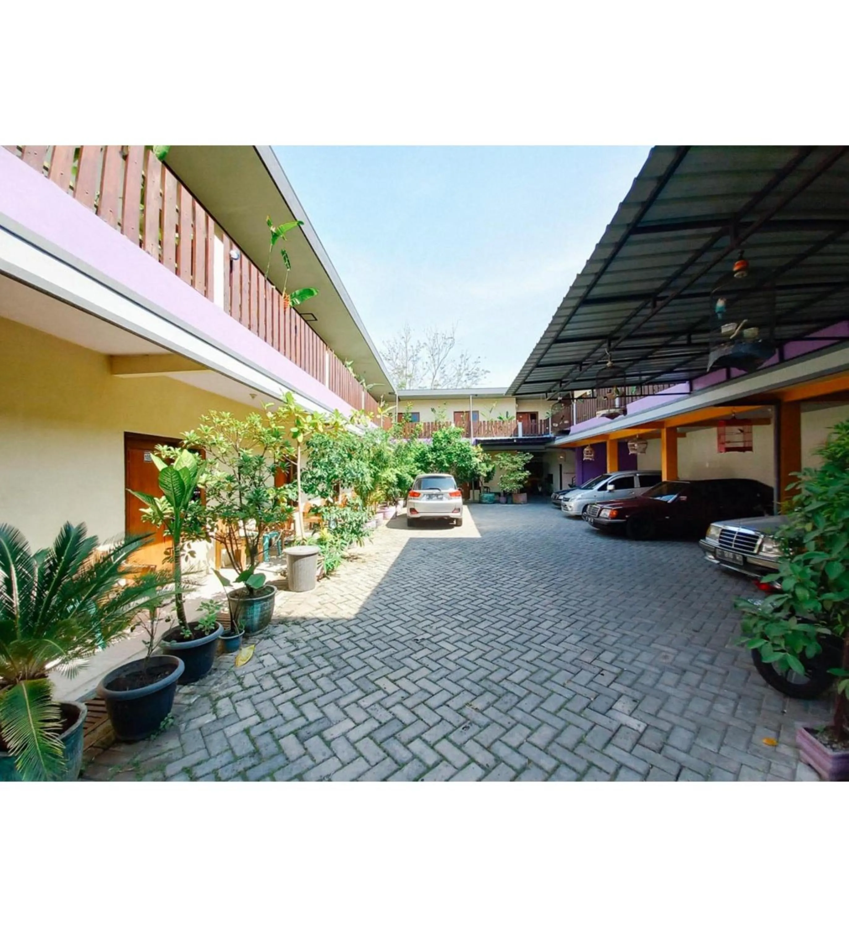 Facade/entrance in Hotel Gerung 2 near Luwes Mall Nganjuk Mitra RedDoorz