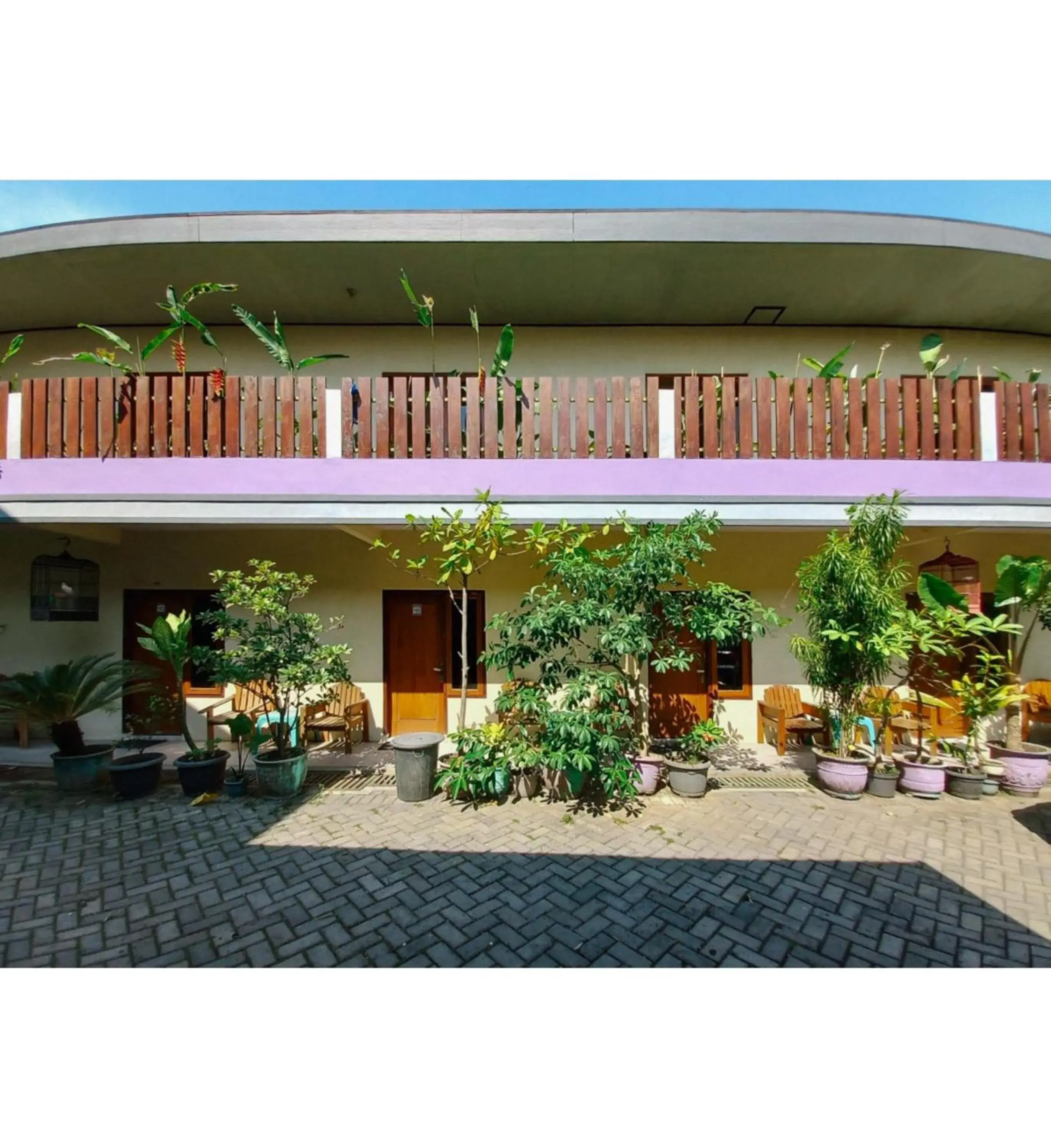 Property building in Hotel Gerung 2 near Luwes Mall Nganjuk Mitra RedDoorz Property building in Hotel Gerung 2 near Luwes Mall Nganjuk Mitra RedDoorz