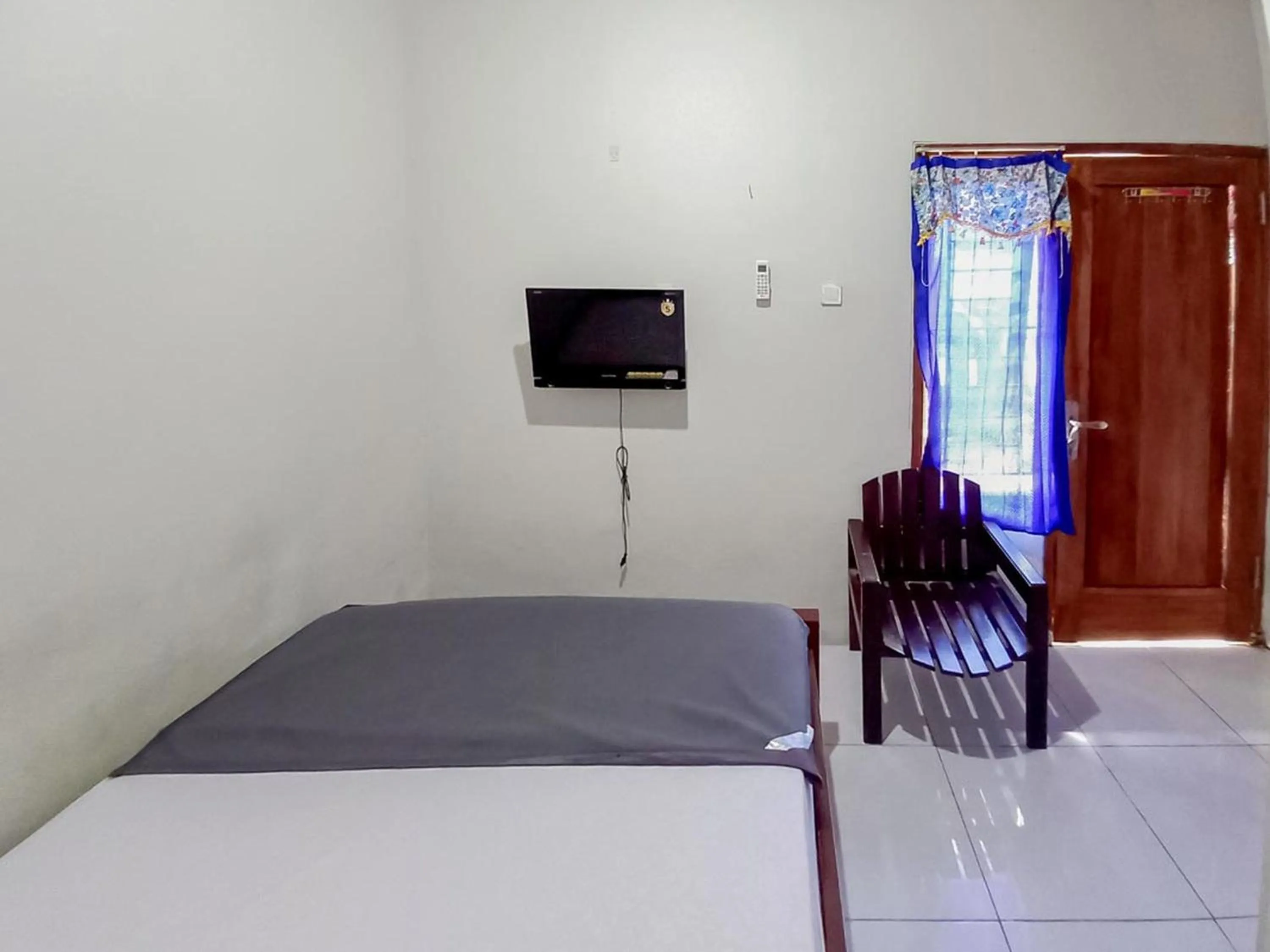 Bedroom, Bed in Hotel Gerung 2 near Luwes Mall Nganjuk Mitra RedDoorz