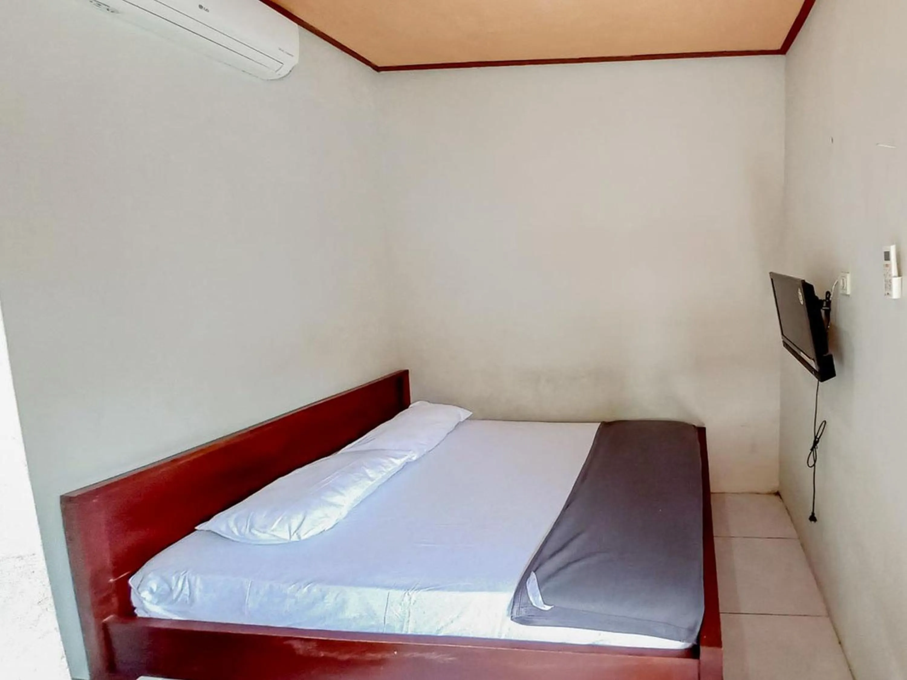 Bedroom, Bed in Hotel Gerung 2 near Luwes Mall Nganjuk Mitra RedDoorz