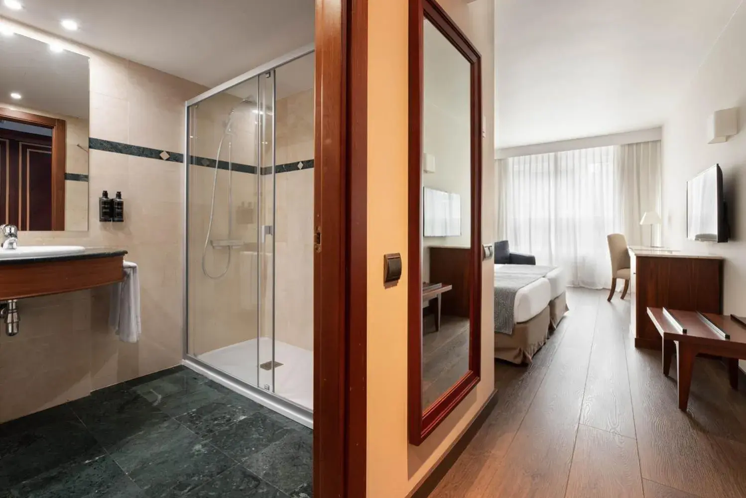 Double or Twin Room in Eurostars Ciudad de La Coruña Double or Twin Room in Eurostars Ciudad de La Coruña