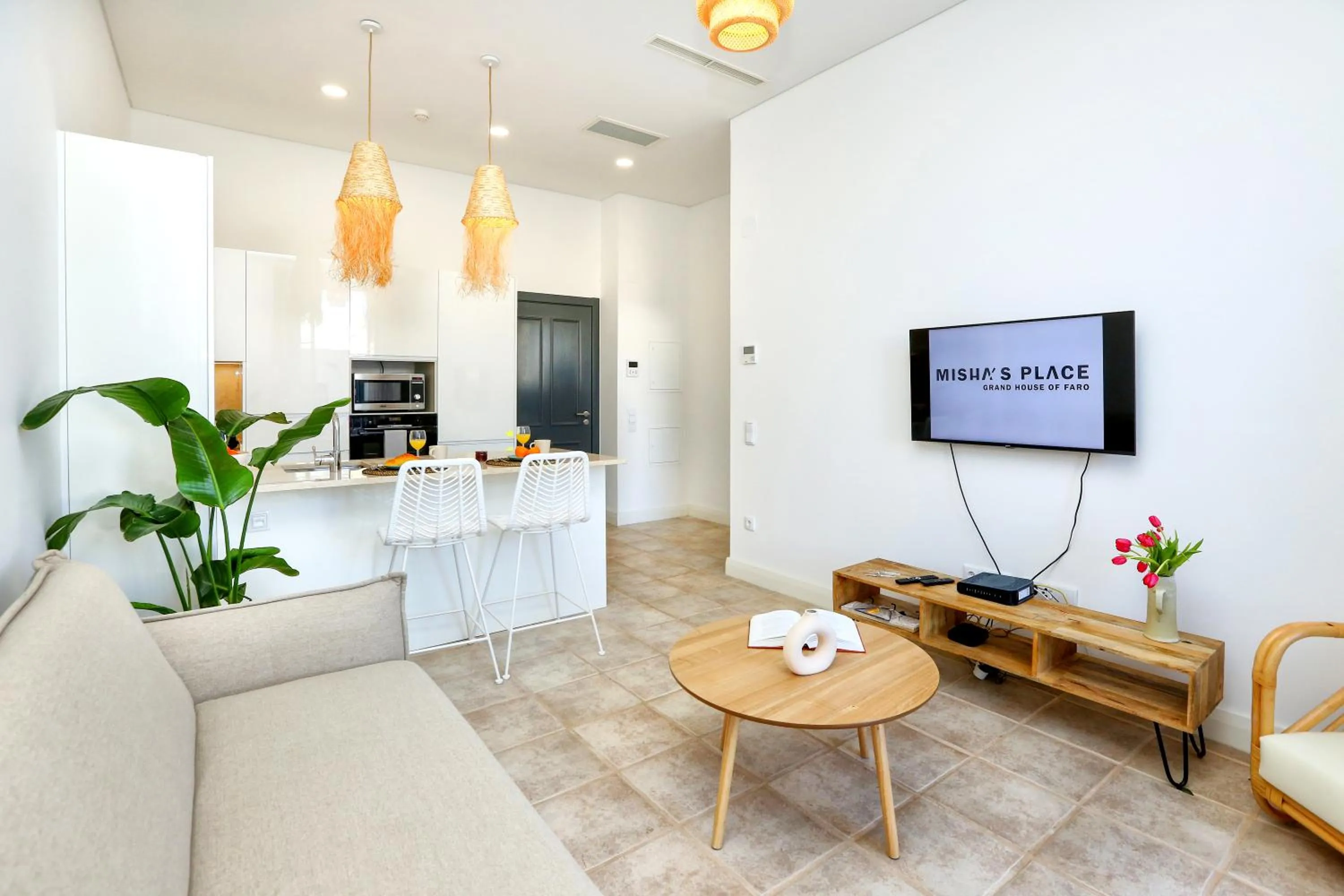Hot Breeze Apartment