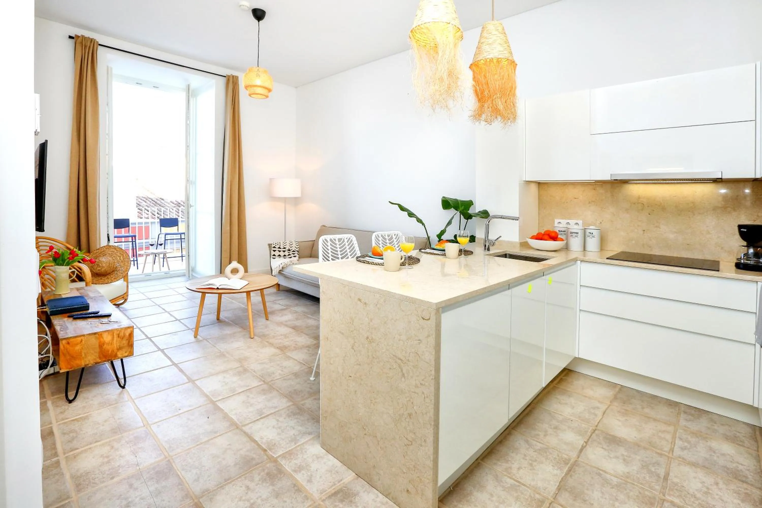 Hot Breeze Apartment