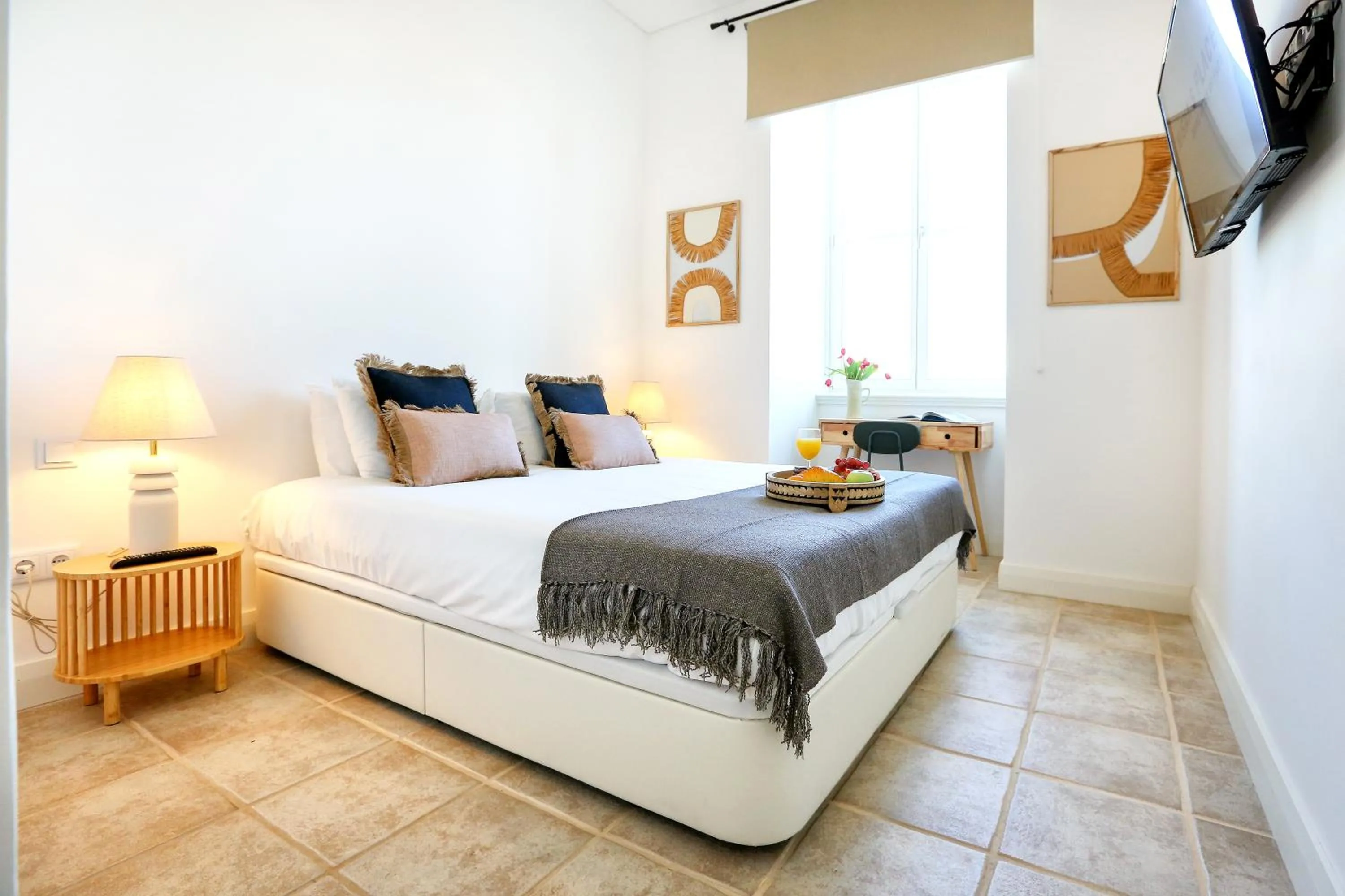 Hot Breeze Apartment