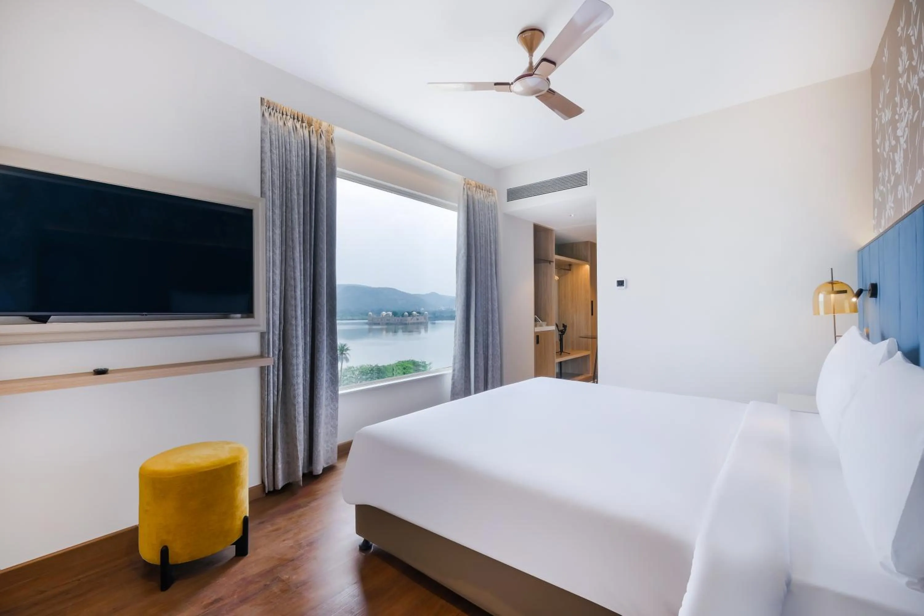 View (from property/room), Bed in 7 Apple Hotel Jal Mahal, Jaipur