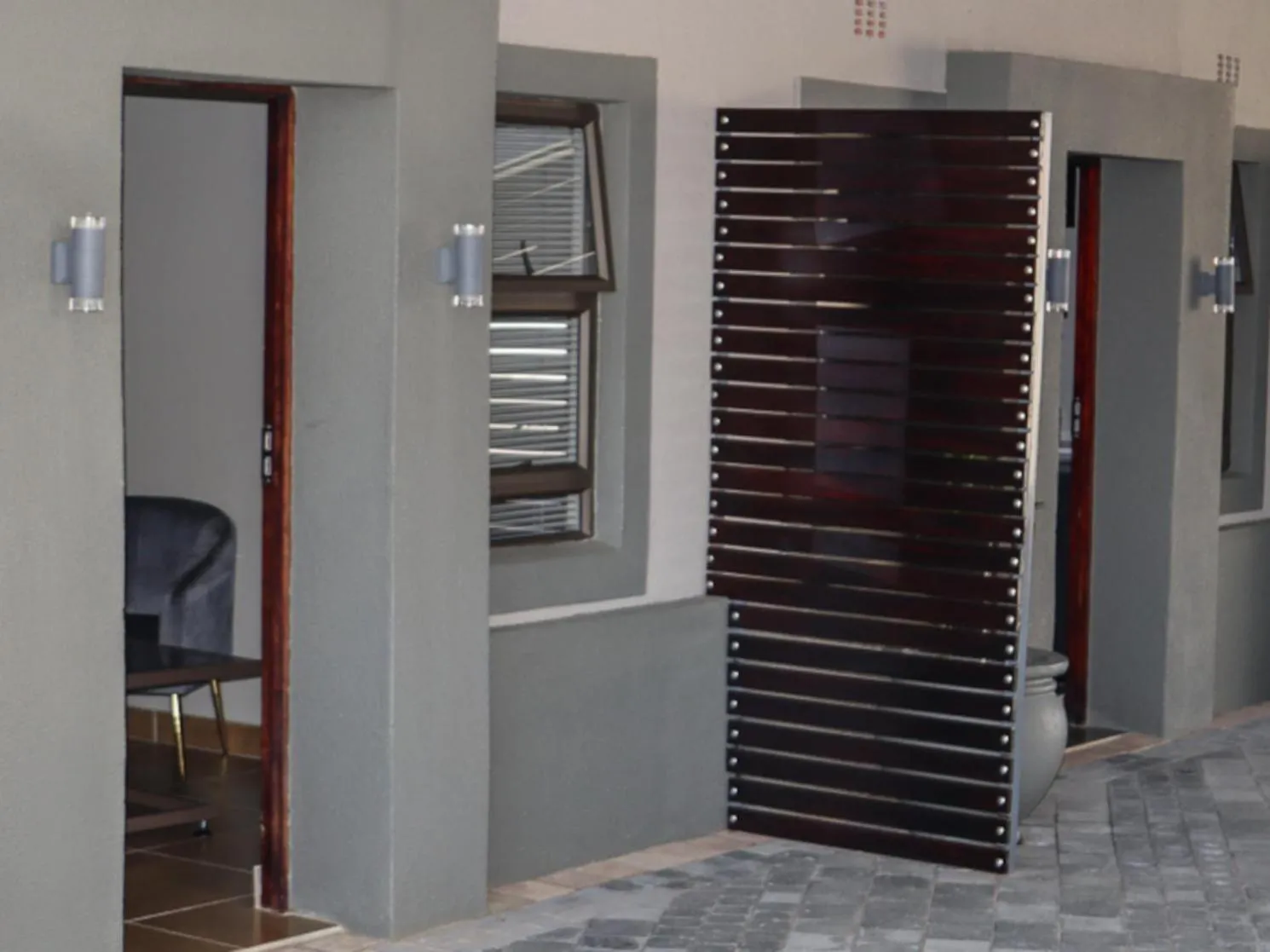 Facade/entrance in @ 21 Guest House