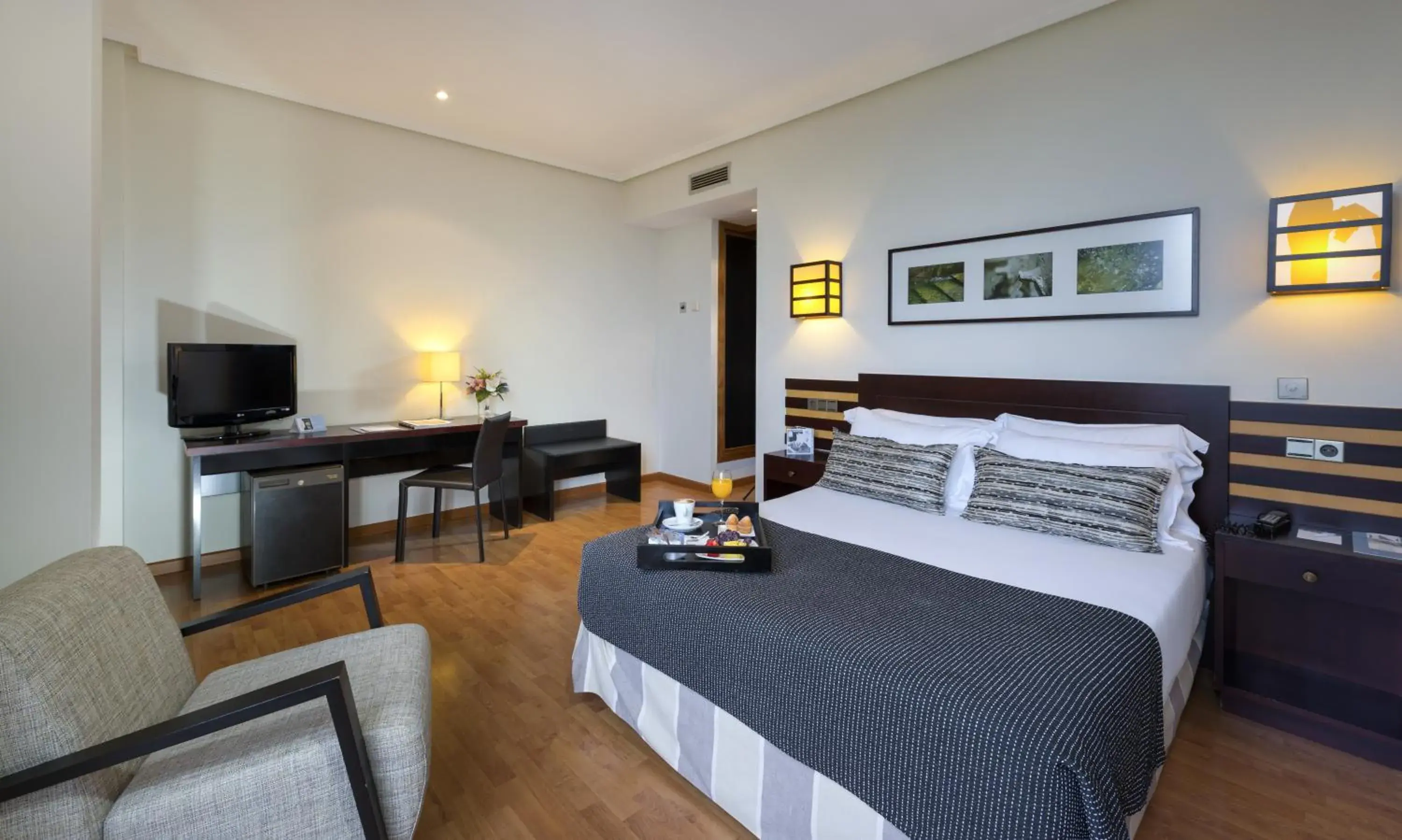 Photo of the whole room, Bed in Exe Auriense Photo of the whole room, Bed in Exe Auriense