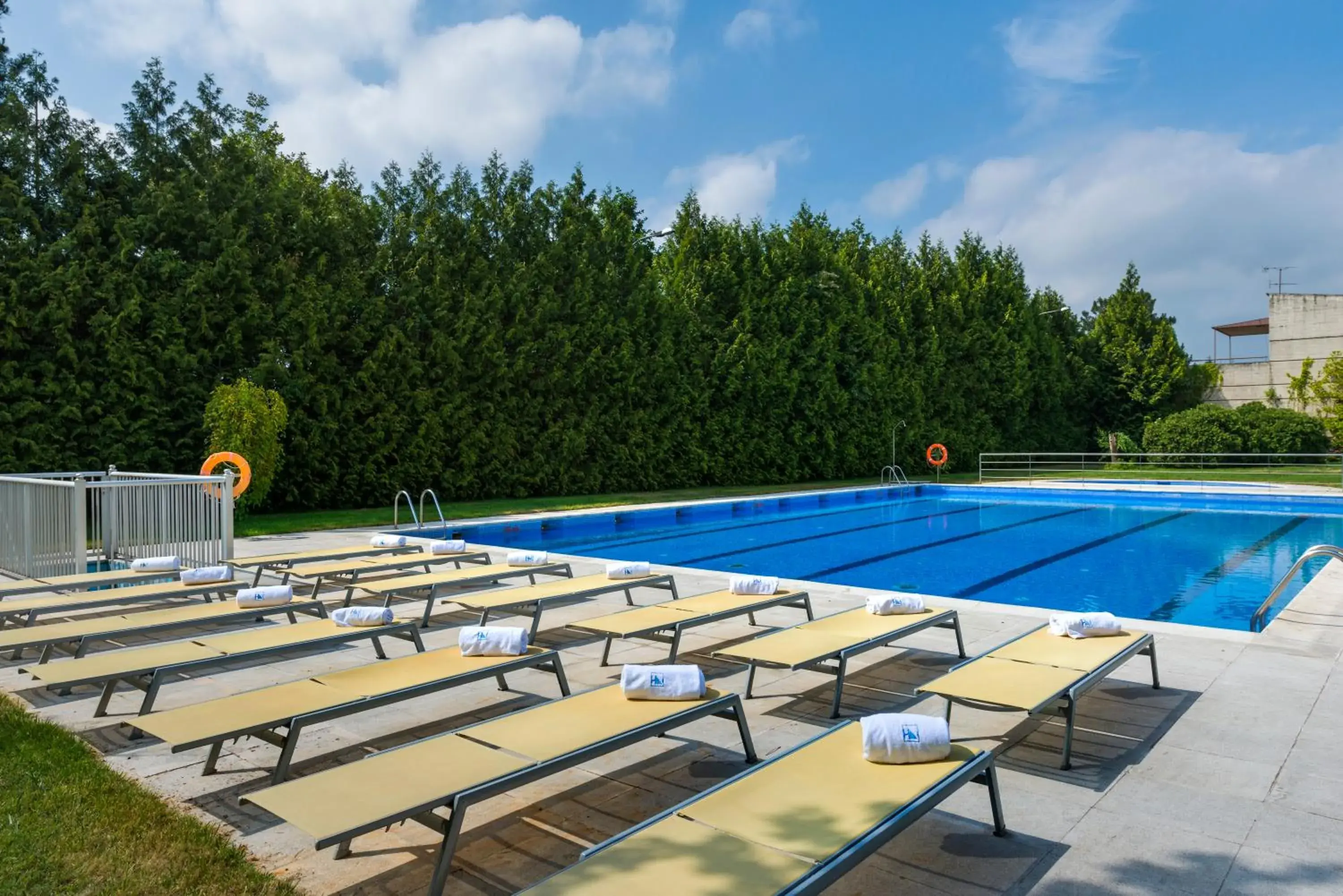 Swimming pool in Exe Auriense Swimming pool in Exe Auriense