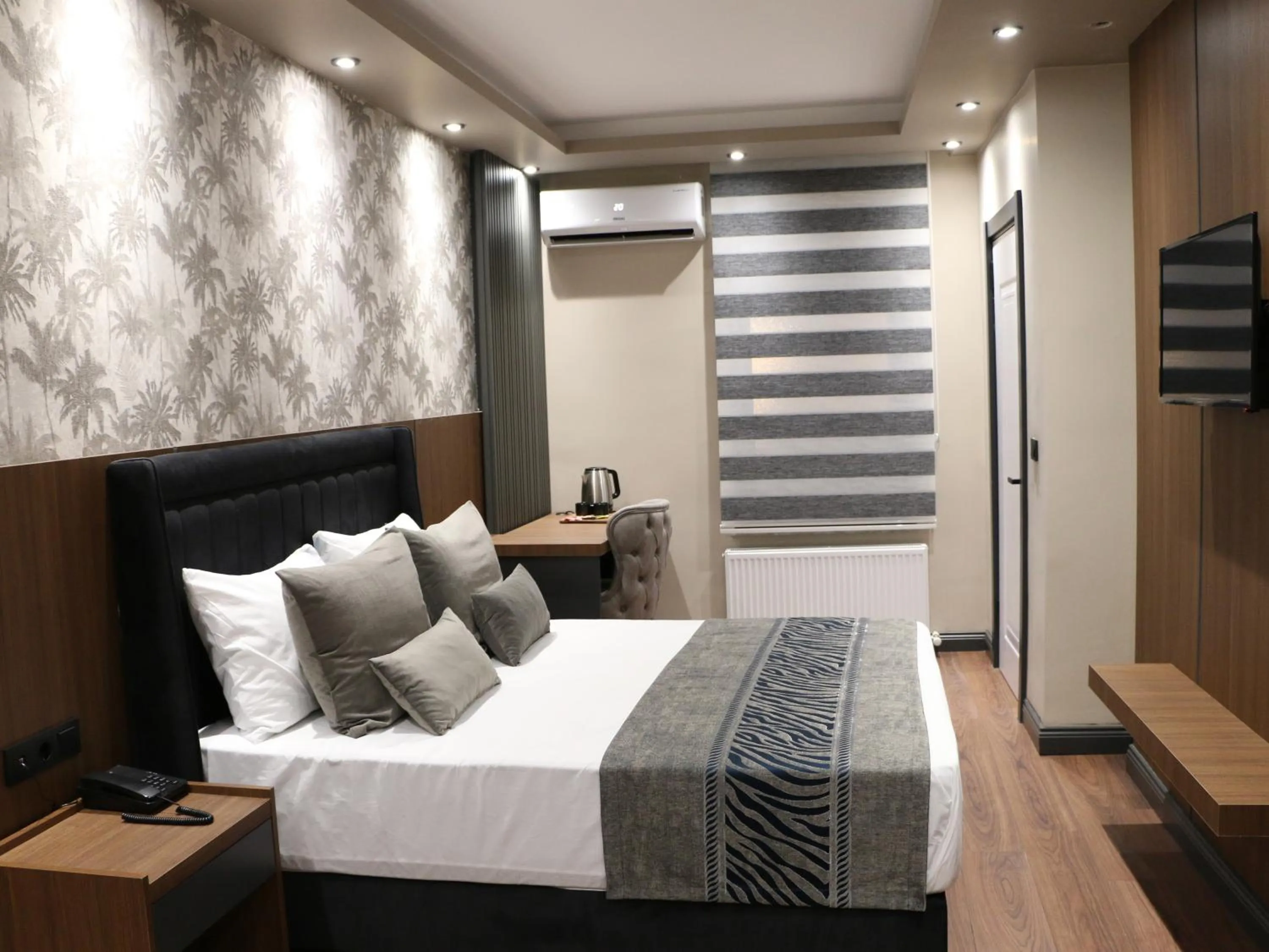 Bed in GRAND ÜSKÜDAR OTEL