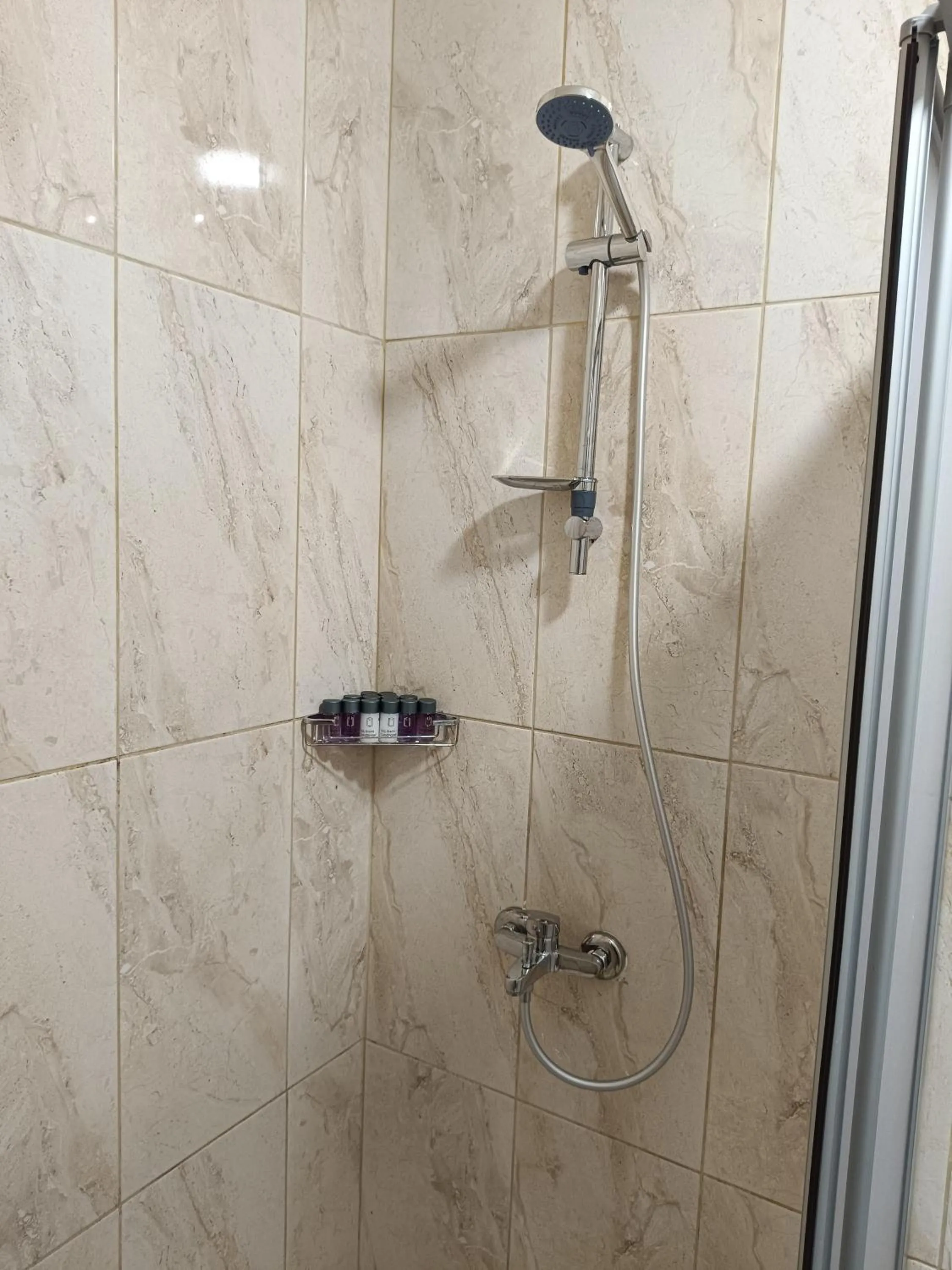Shower in Efzen hotel