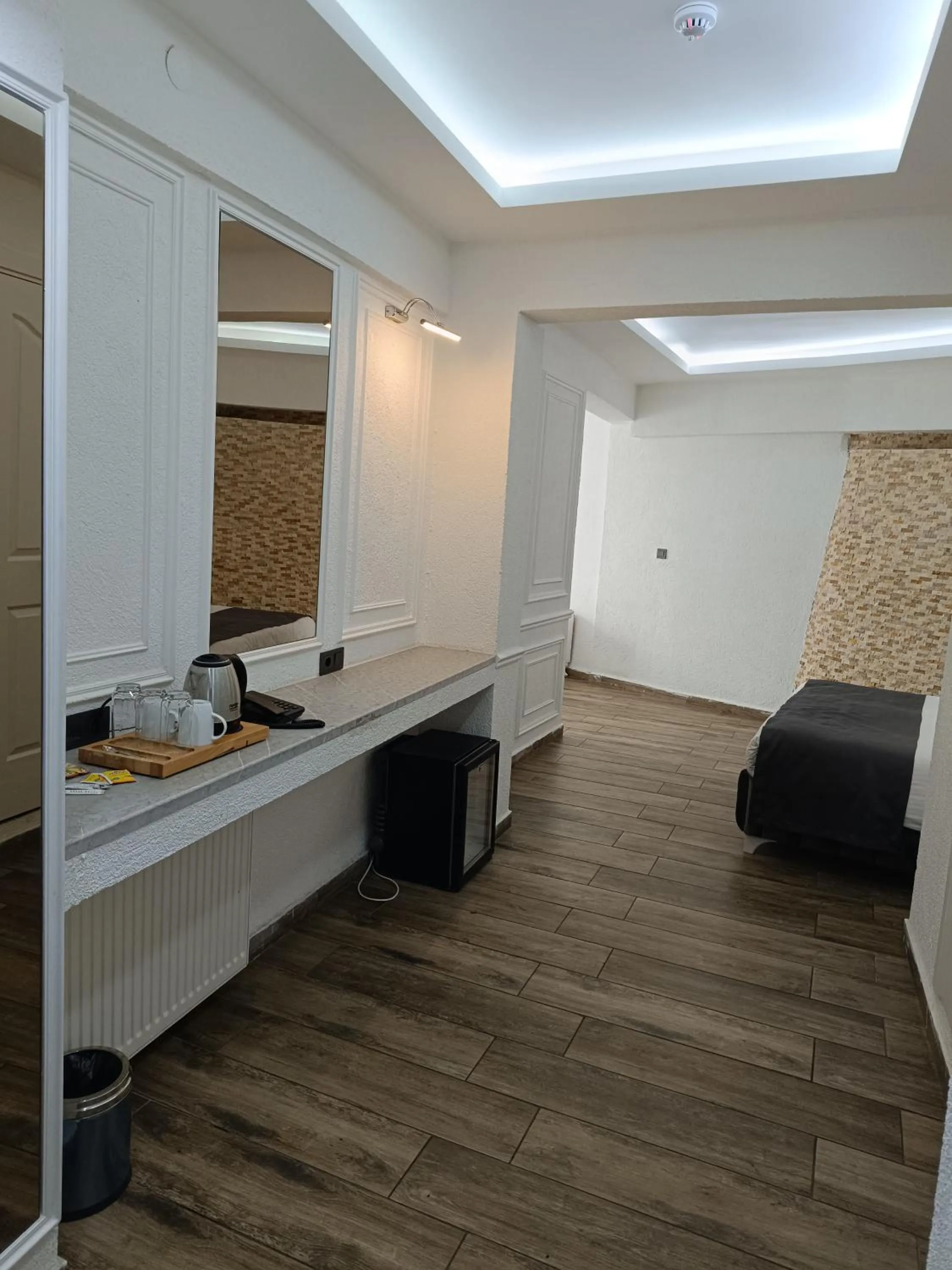 Photo of the whole room, Bed in Efzen hotel