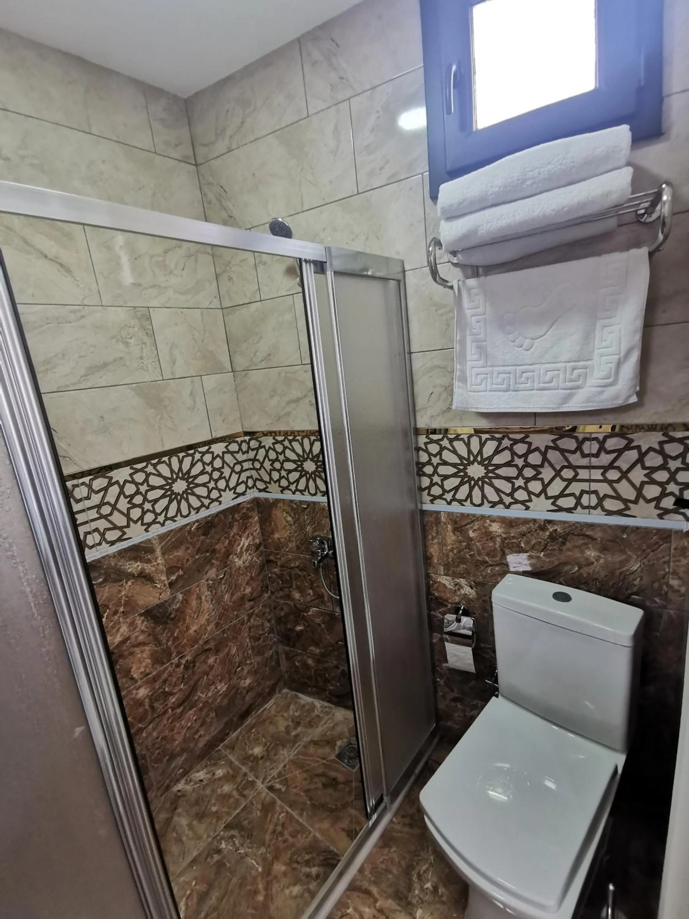 Bathroom in Efzen hotel