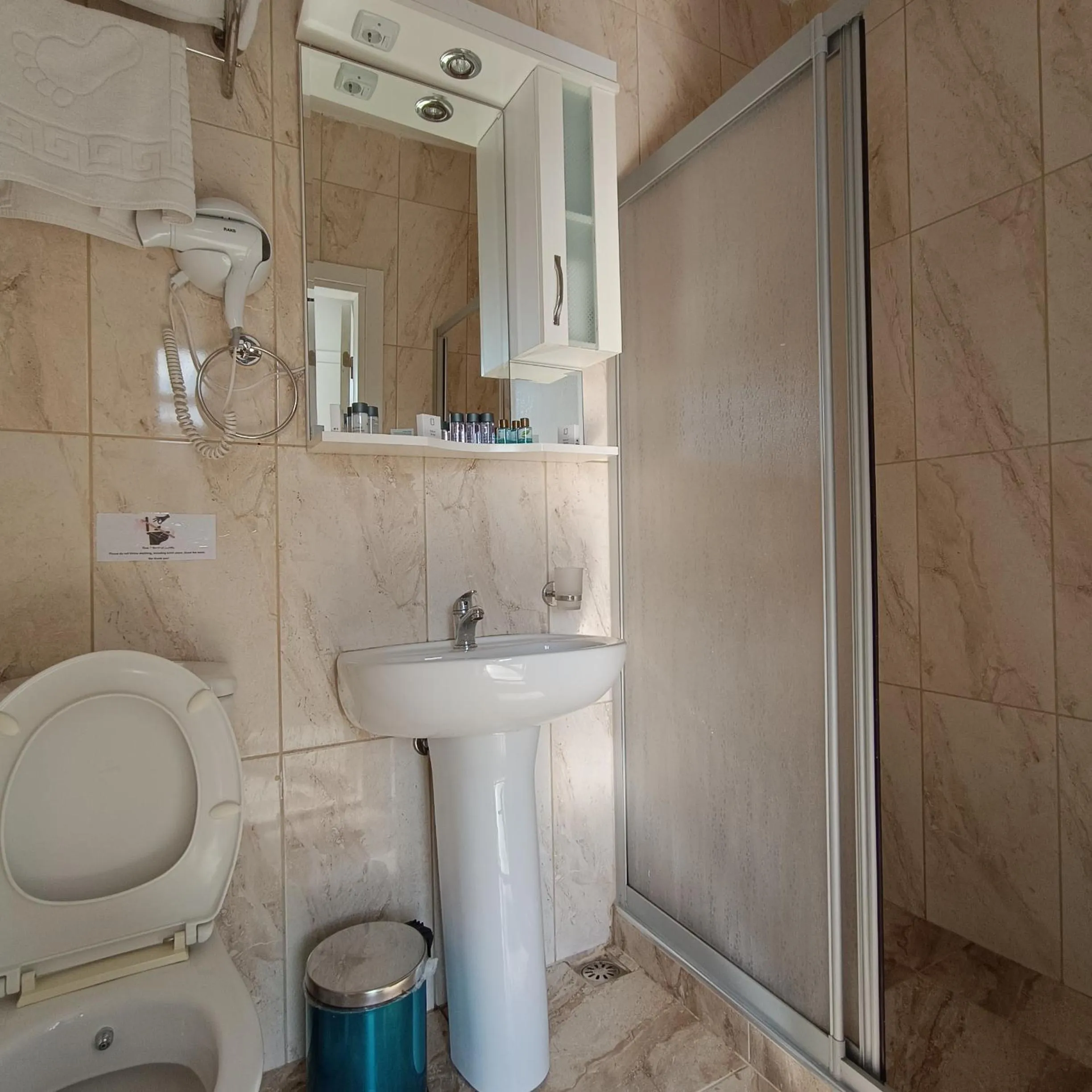 Shower in Efzen hotel