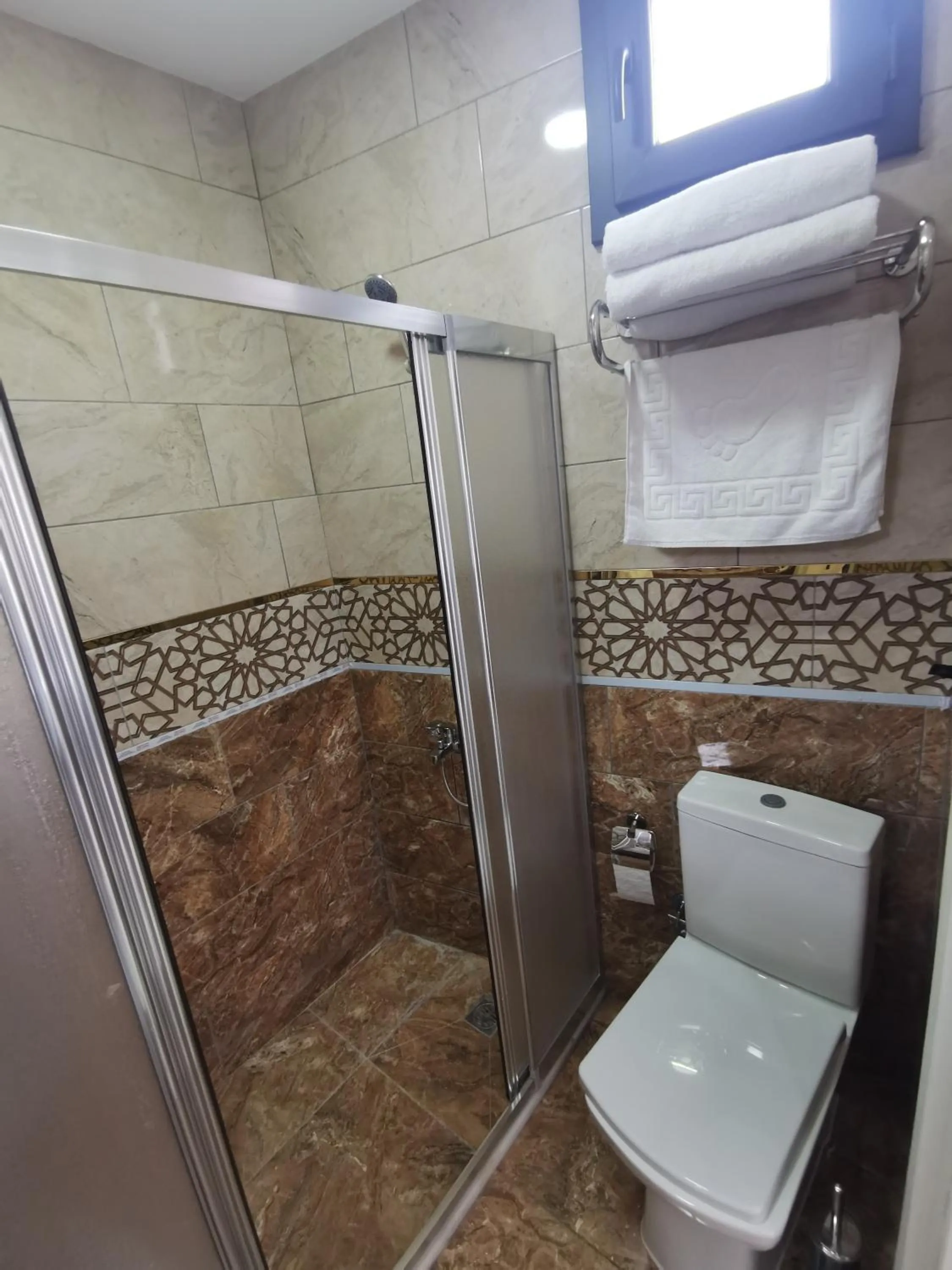 Bathroom in Efzen hotel