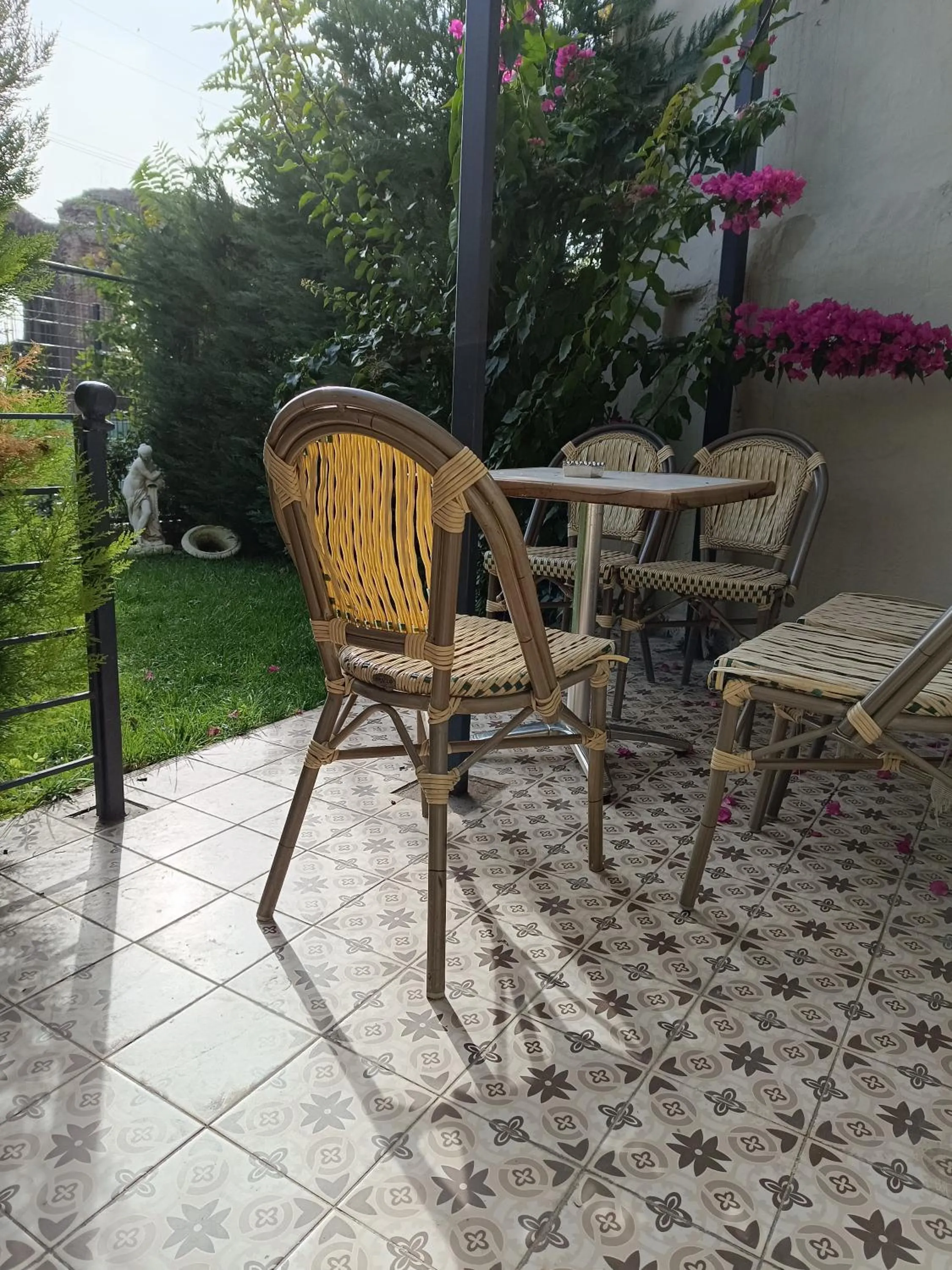 Garden in Efzen hotel