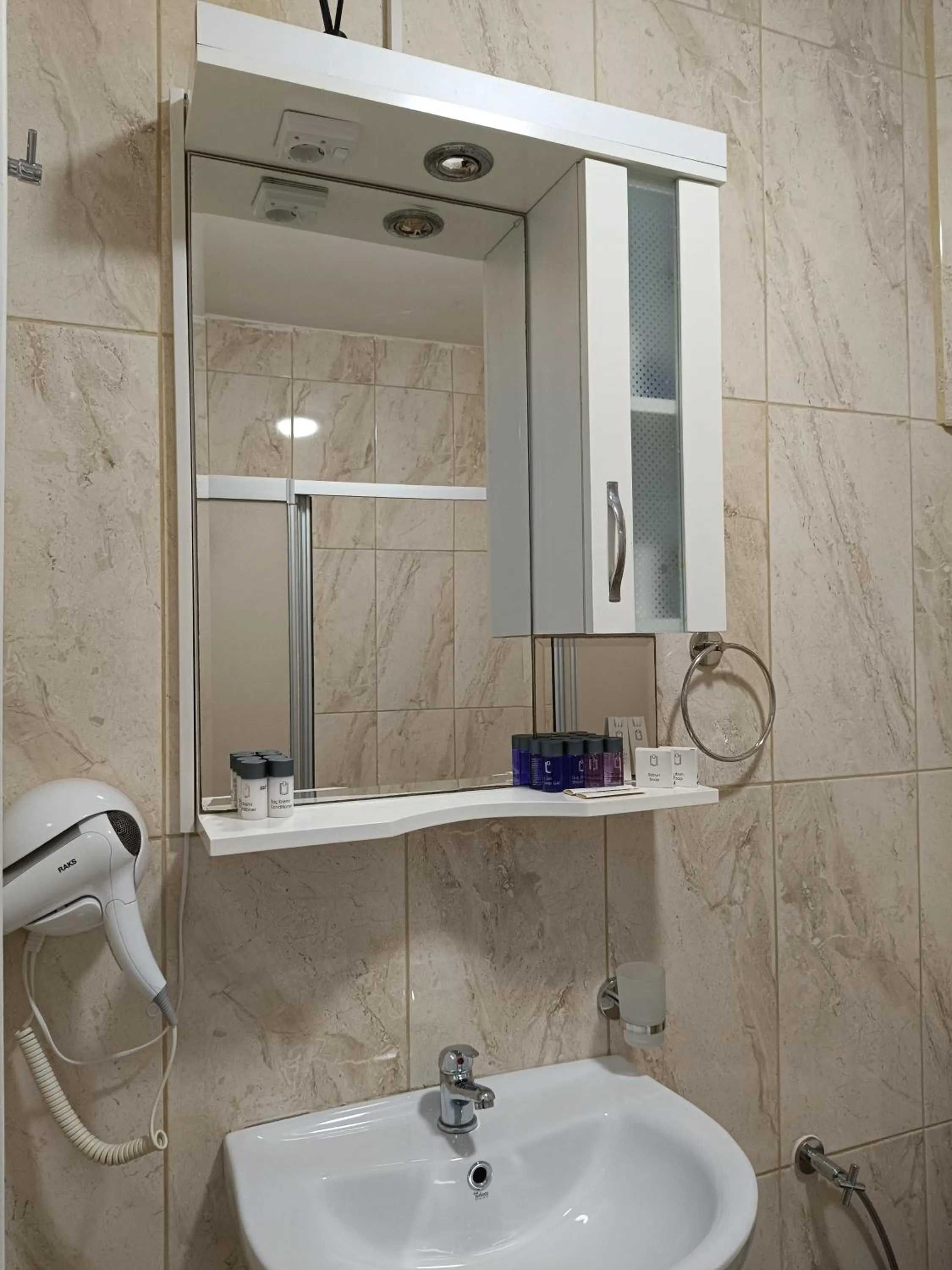 Shower in Efzen hotel