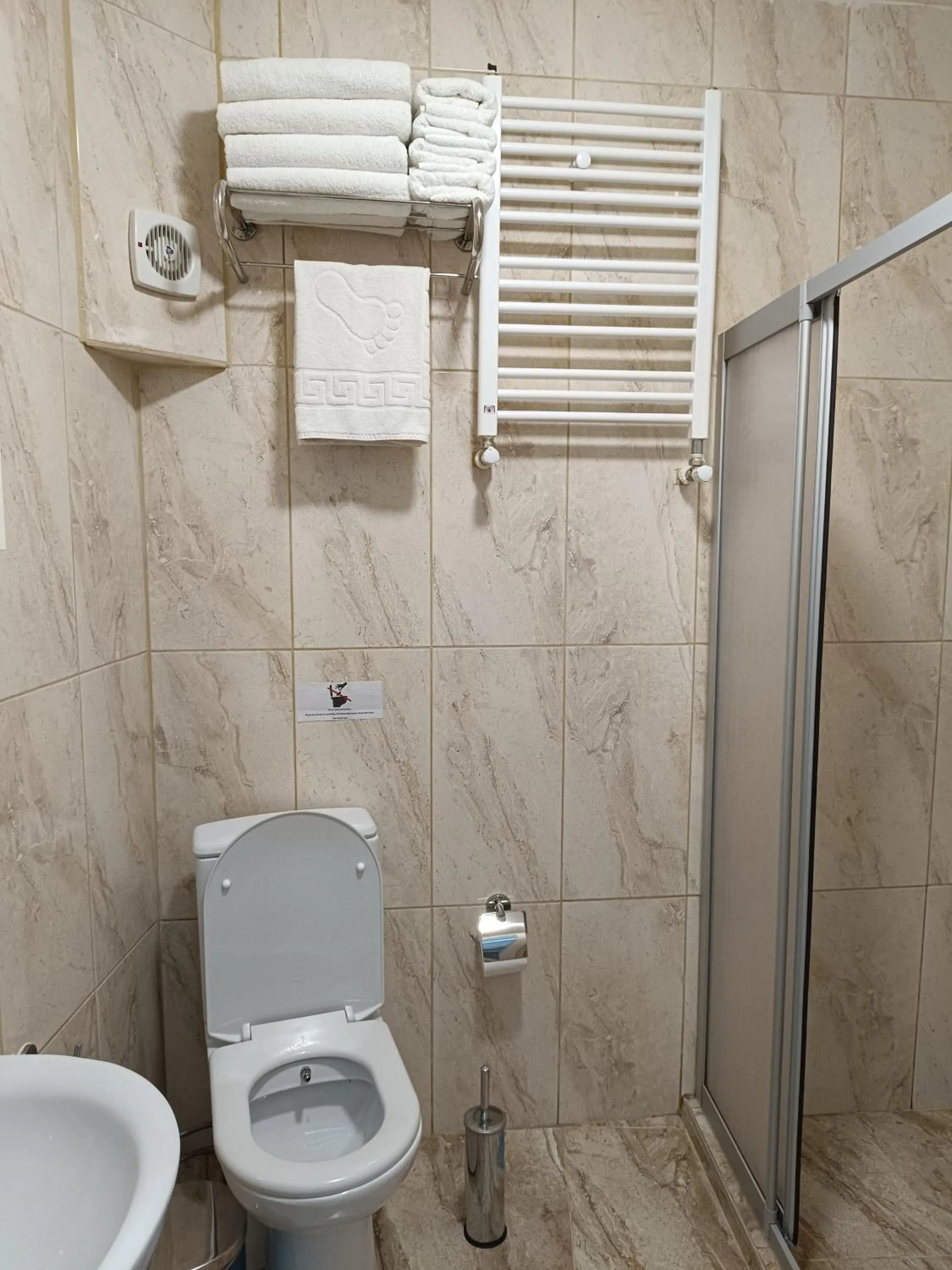Toilet in Efzen hotel