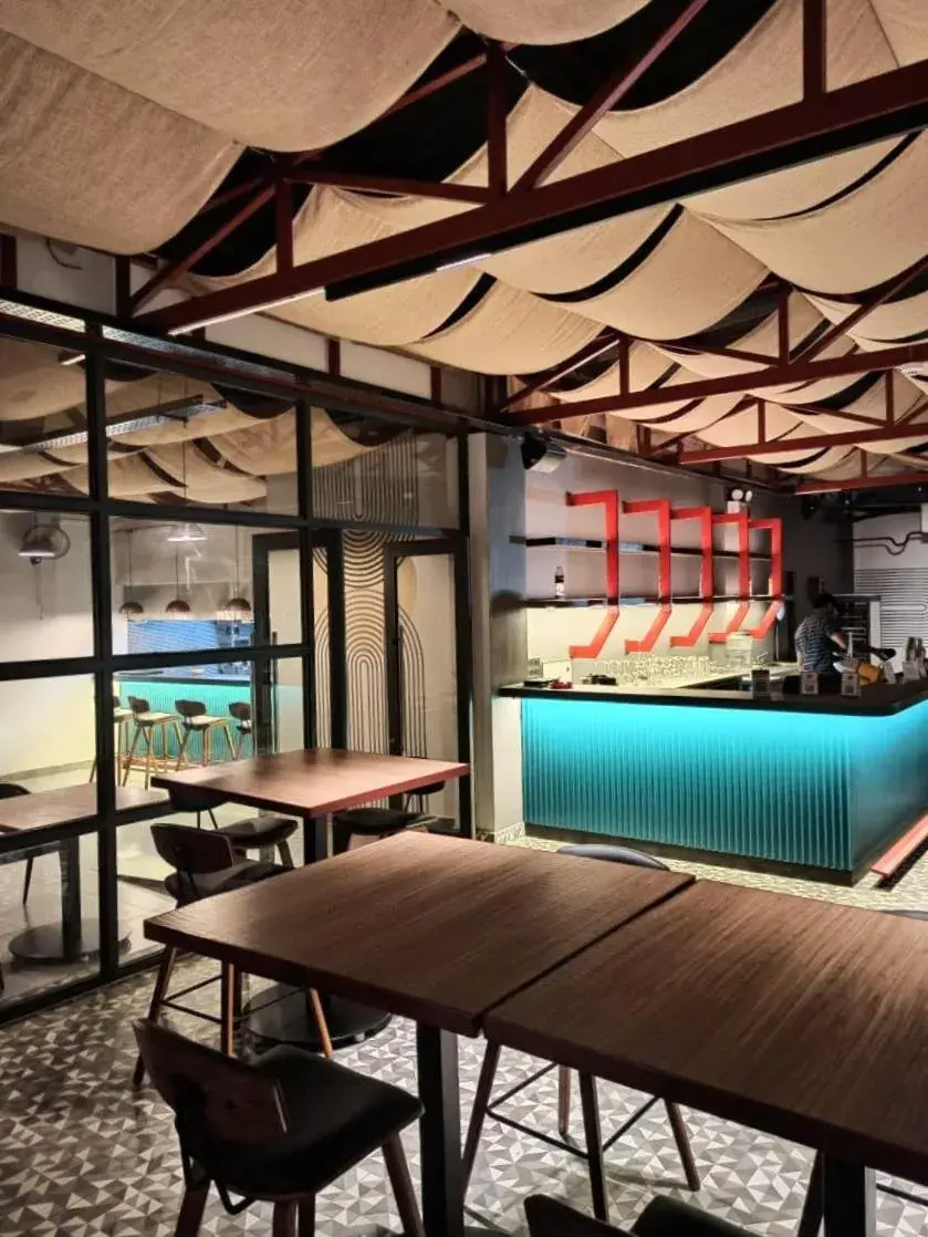 Restaurant/places to eat in Diviyum Manor Restaurant/places to eat in Diviyum Manor