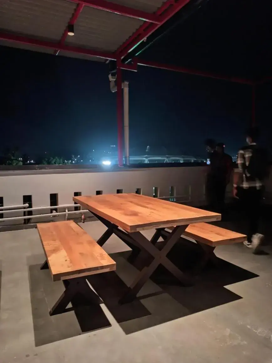 Restaurant/places to eat in Diviyum Manor Restaurant/places to eat in Diviyum Manor